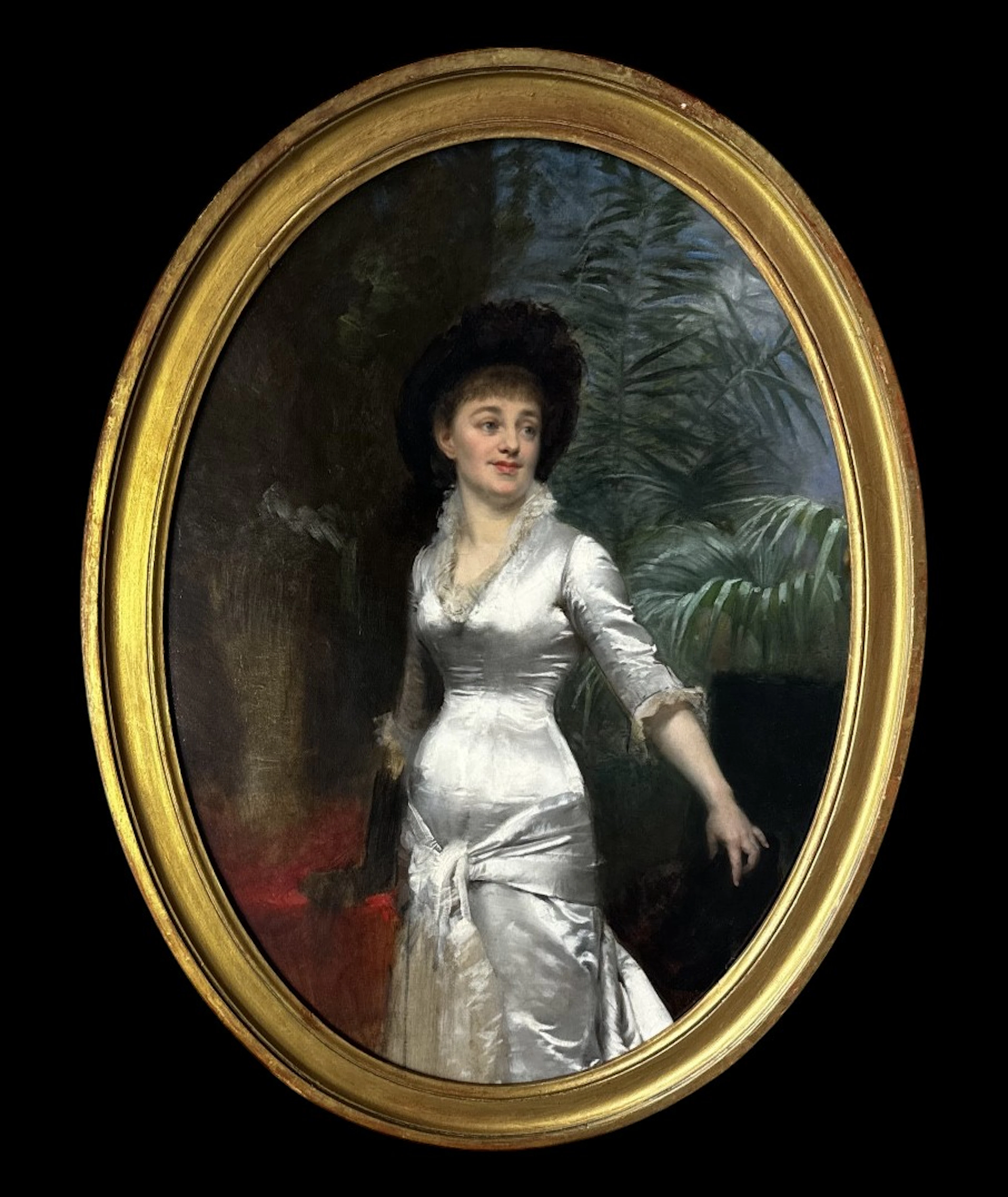 19TH CENTURY FRENCH SCHOOL - Portrait of a young woman from the Belle Époque