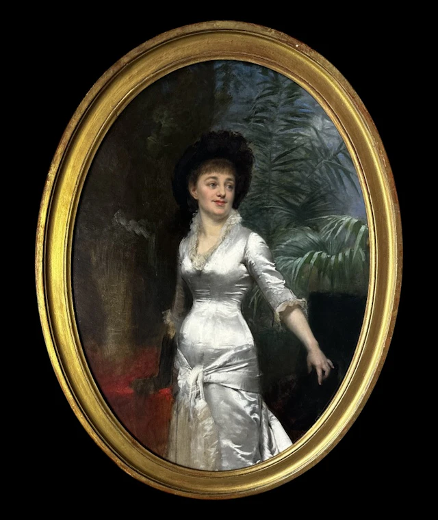 19TH CENTURY FRENCH SCHOOL - Portrait of a young woman from the Belle Époque