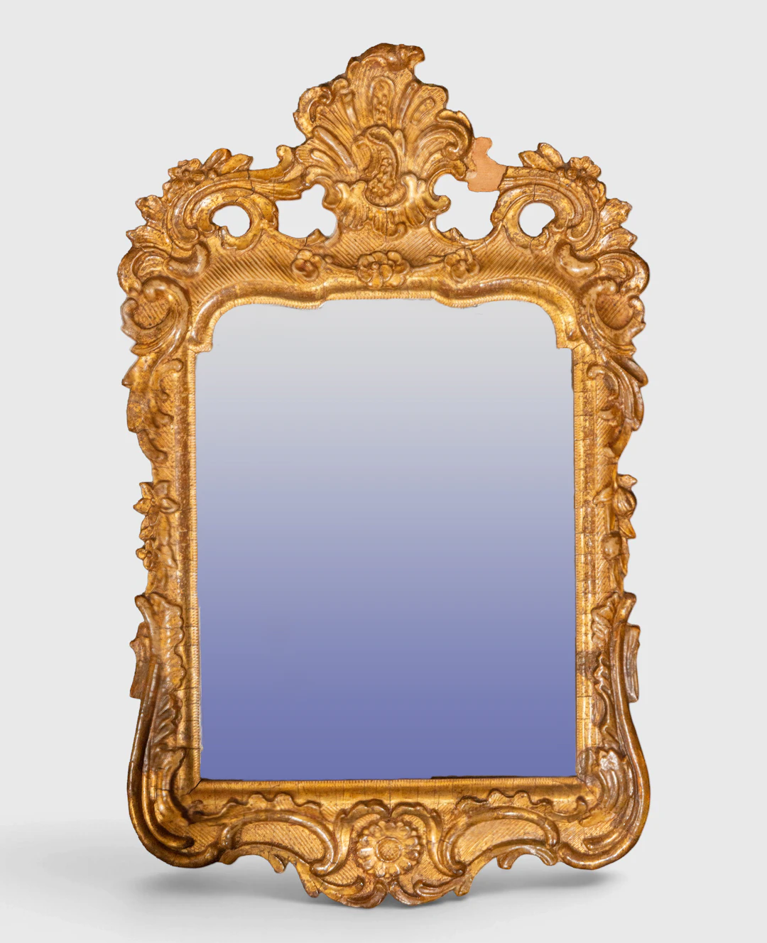Carved and gilded wooden mirror – European school – 19th century