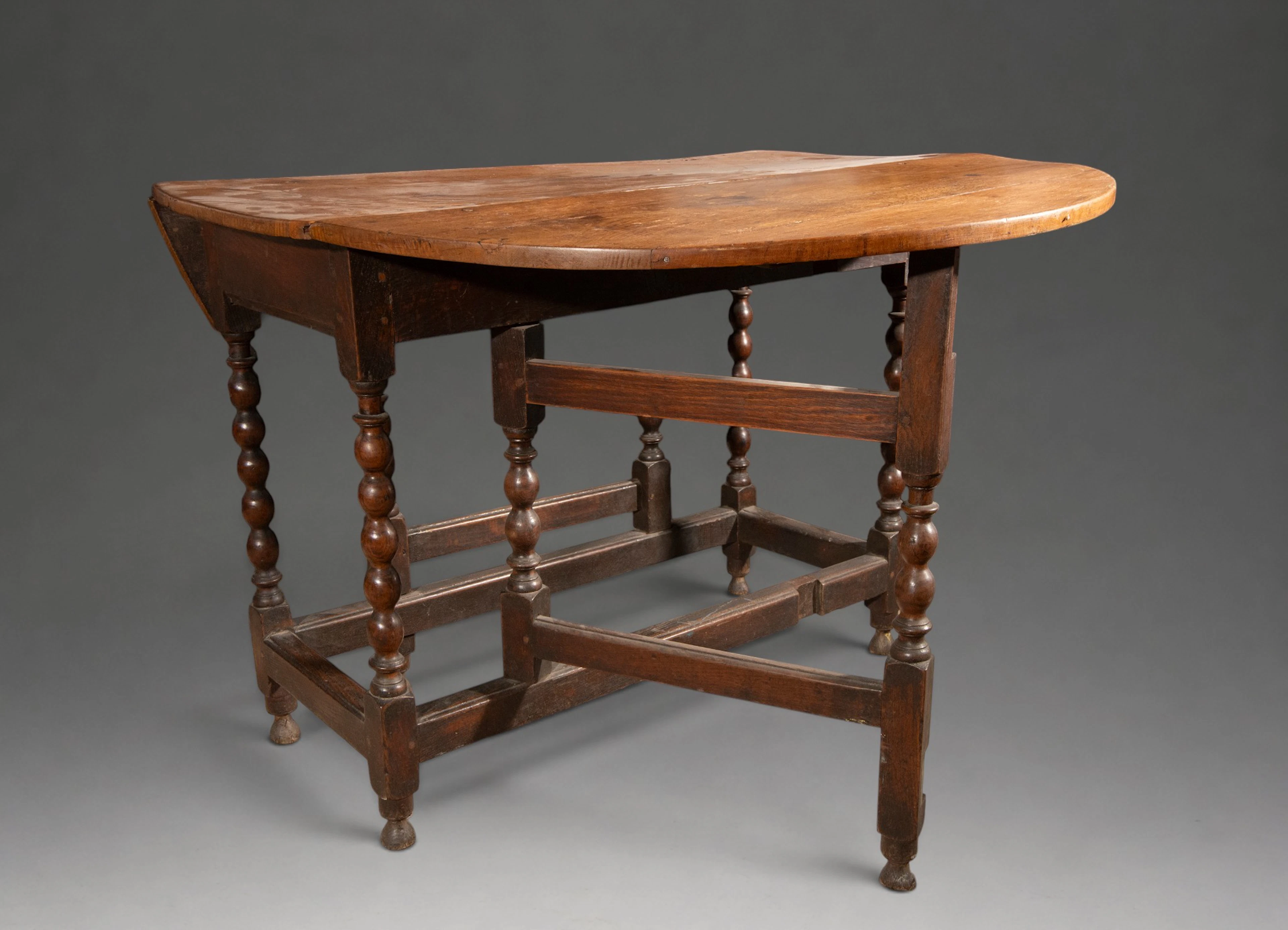 Drop-leaf table with turned legs – 18th century