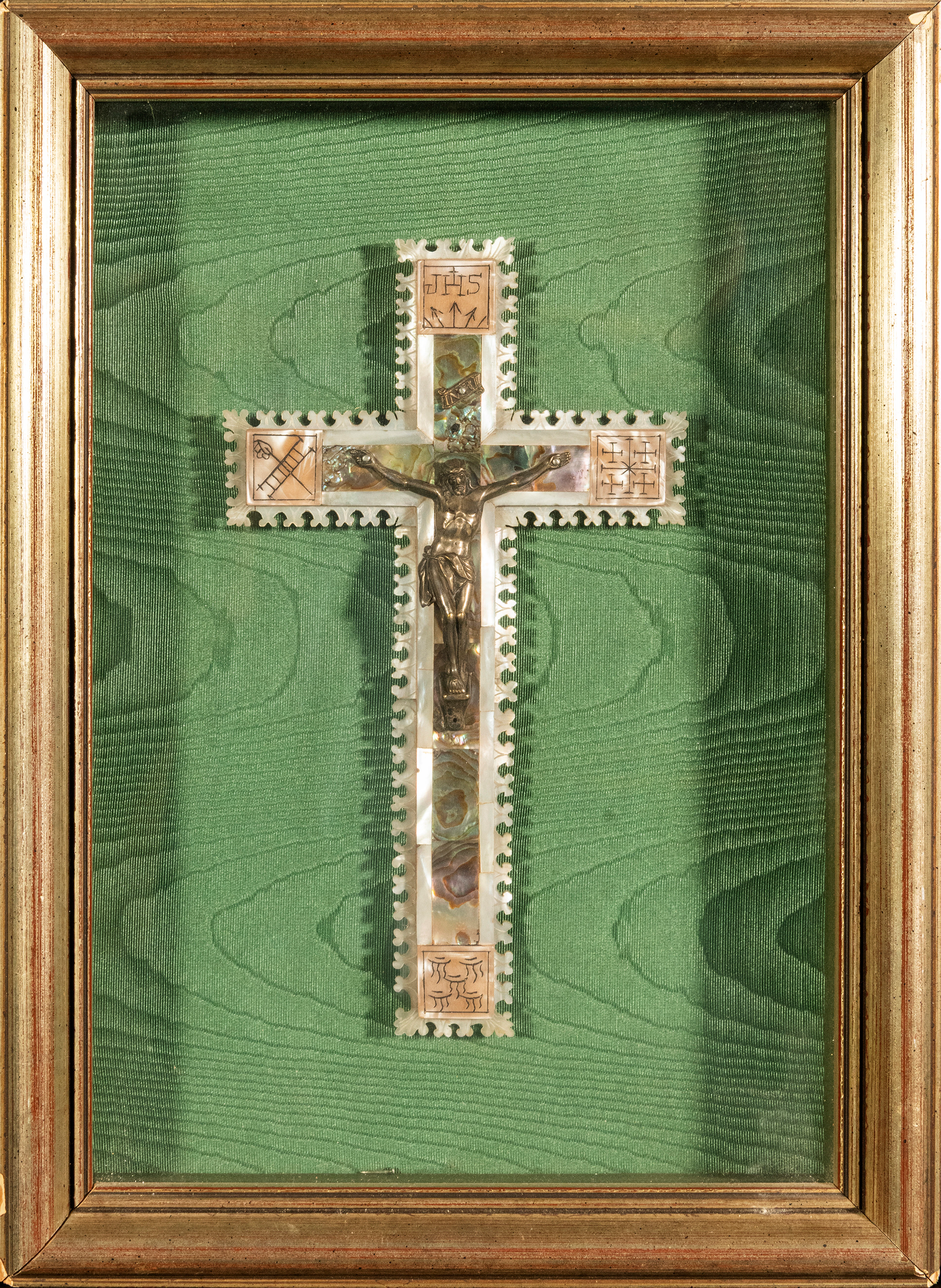 CHRIST IN MOTHER-OF-PEARL FROM JERUSALEM - 19TH CENTURY