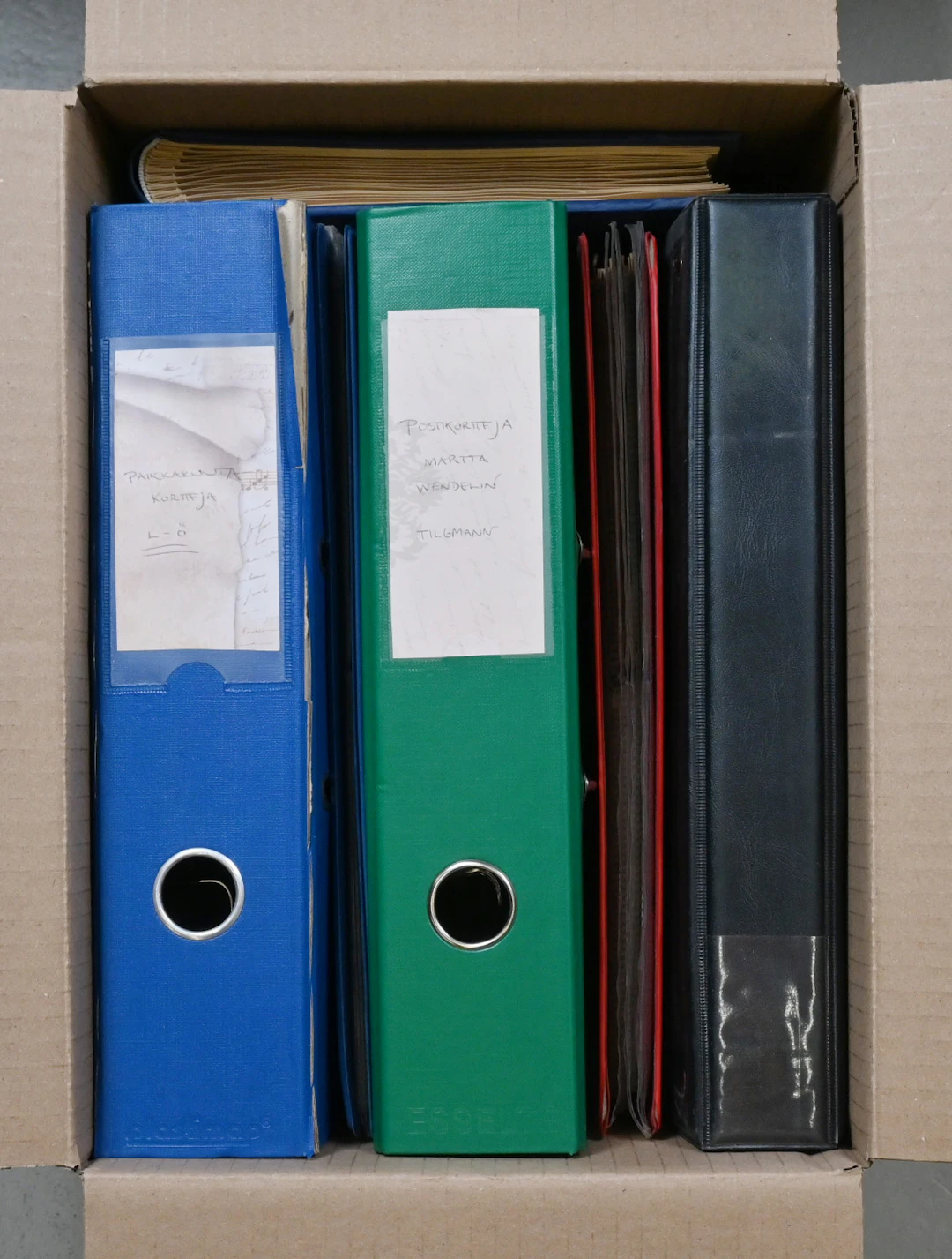 Mixed selection of topographical cards, artist cards etc. cards in six binders