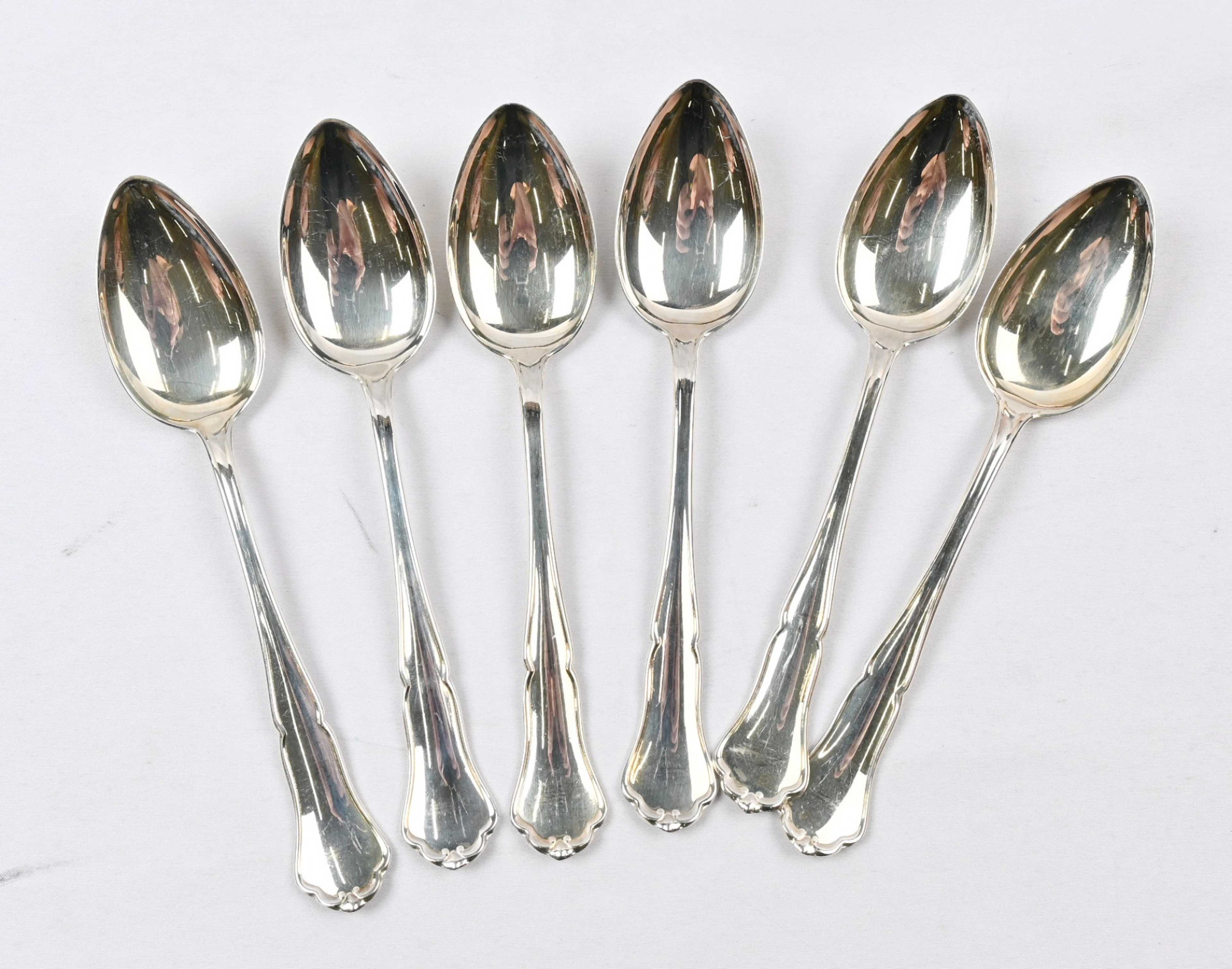 Chippendale table spoon, silver (830), six pieces with engravings.