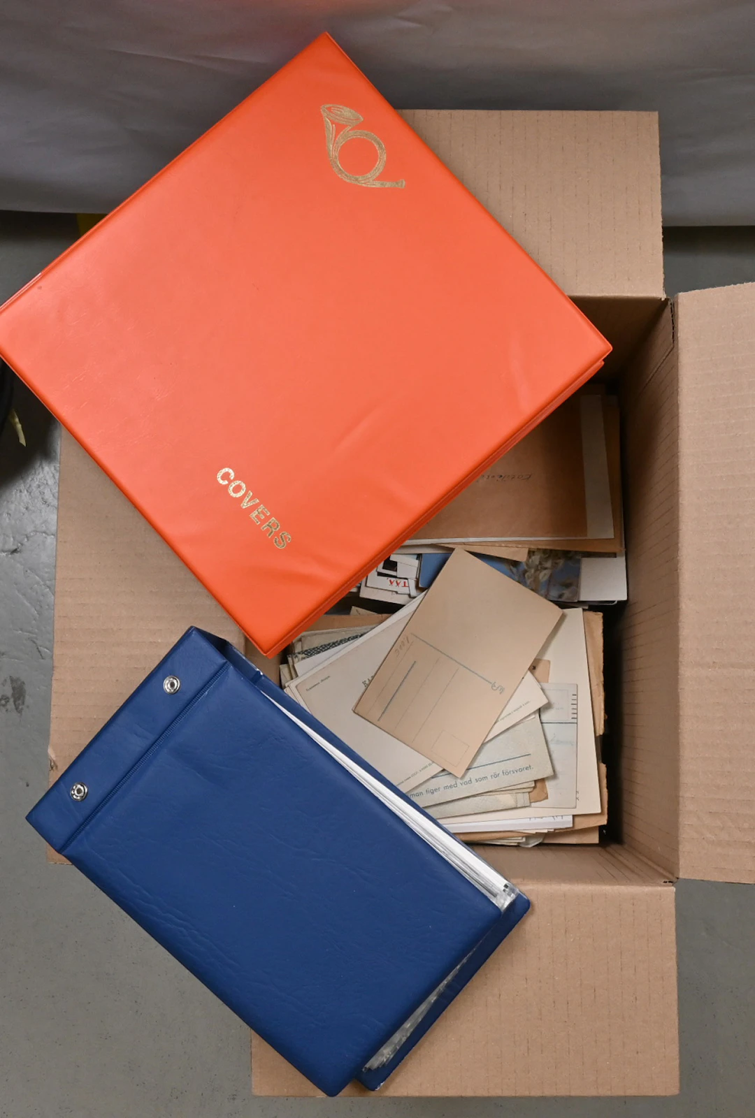 Finnish MNH ** material over 1 KG! A massive amount of material from