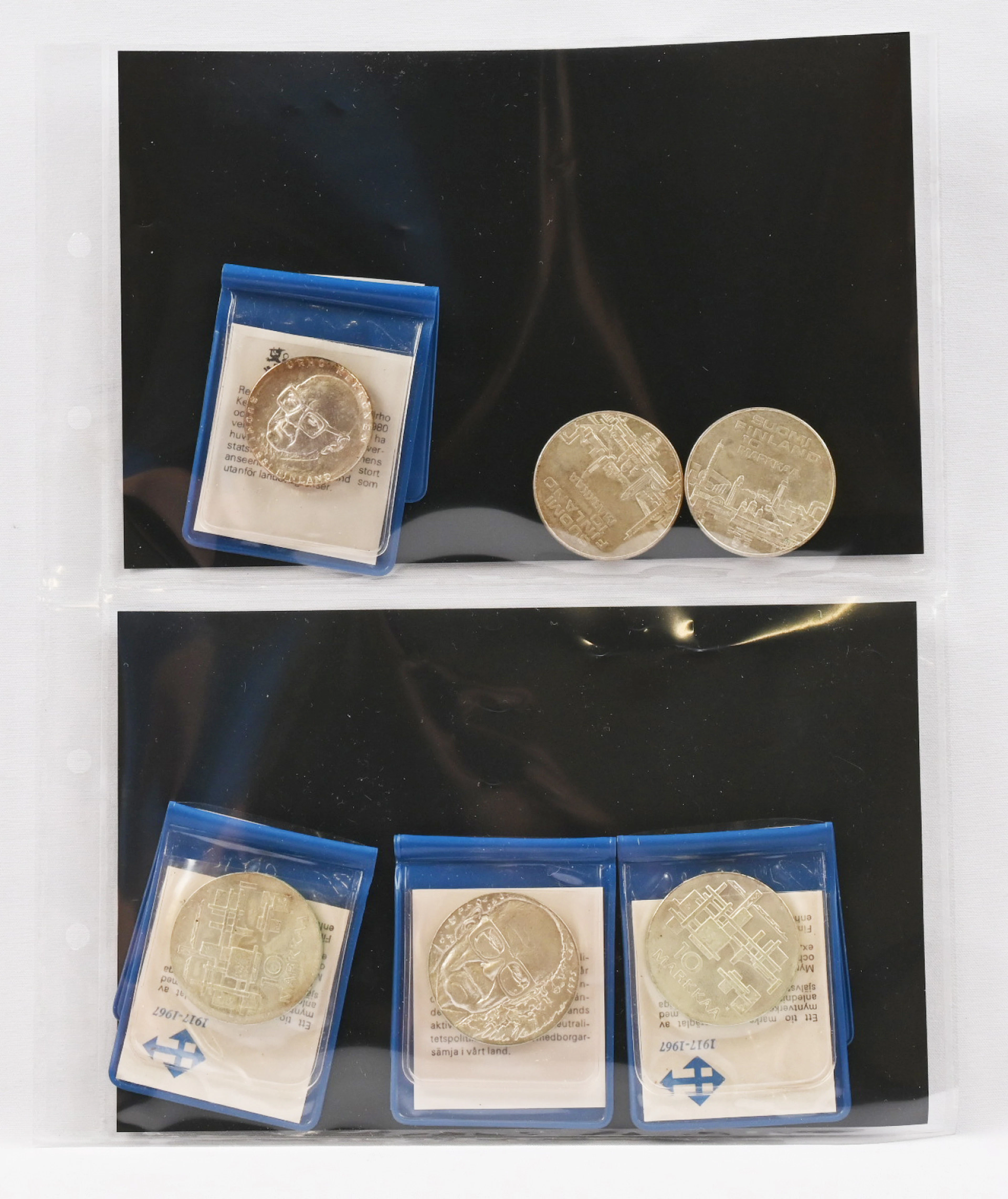 Small selection of commemorative coins 11 pieces.