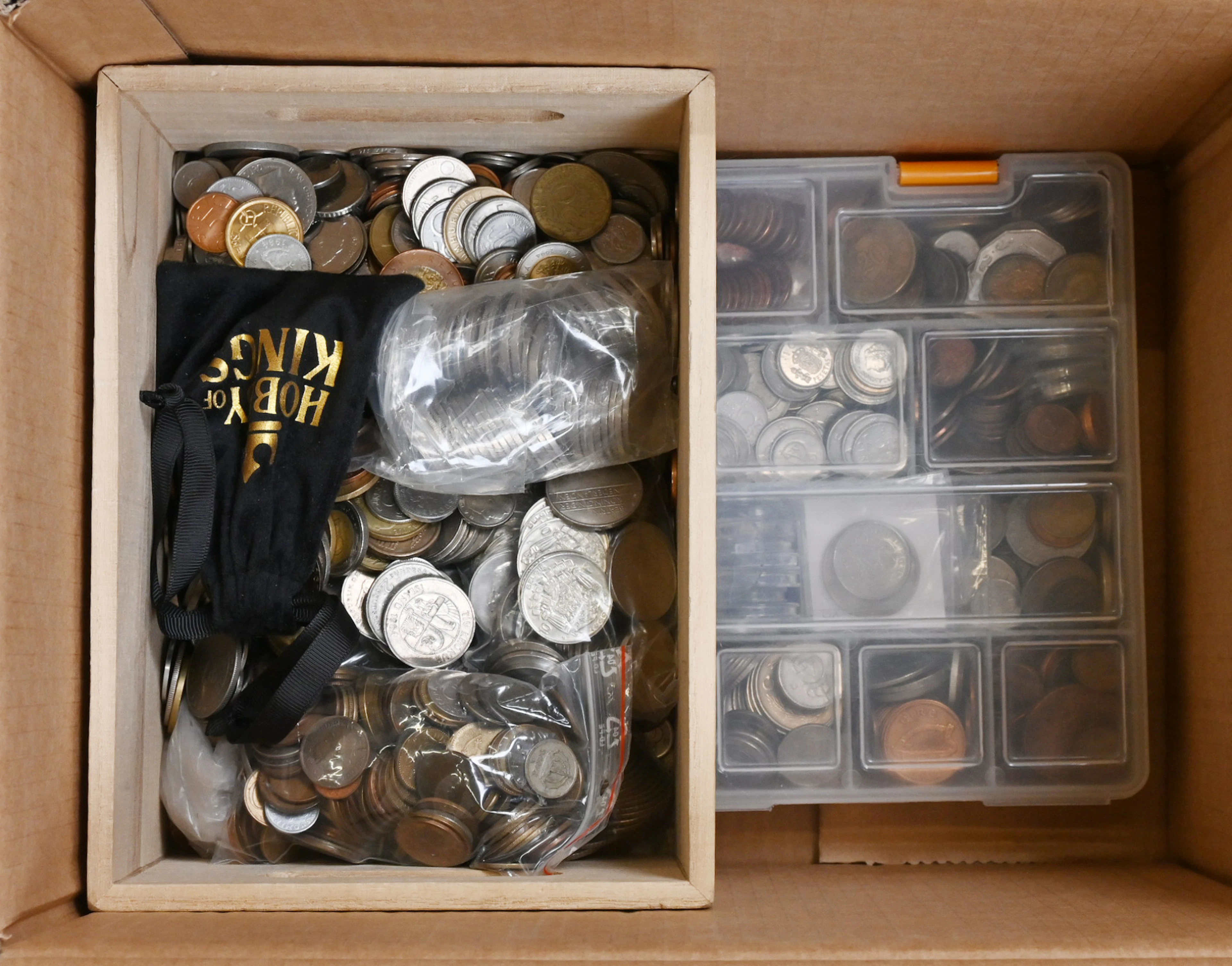 Whole world coin lot, over 9 KG