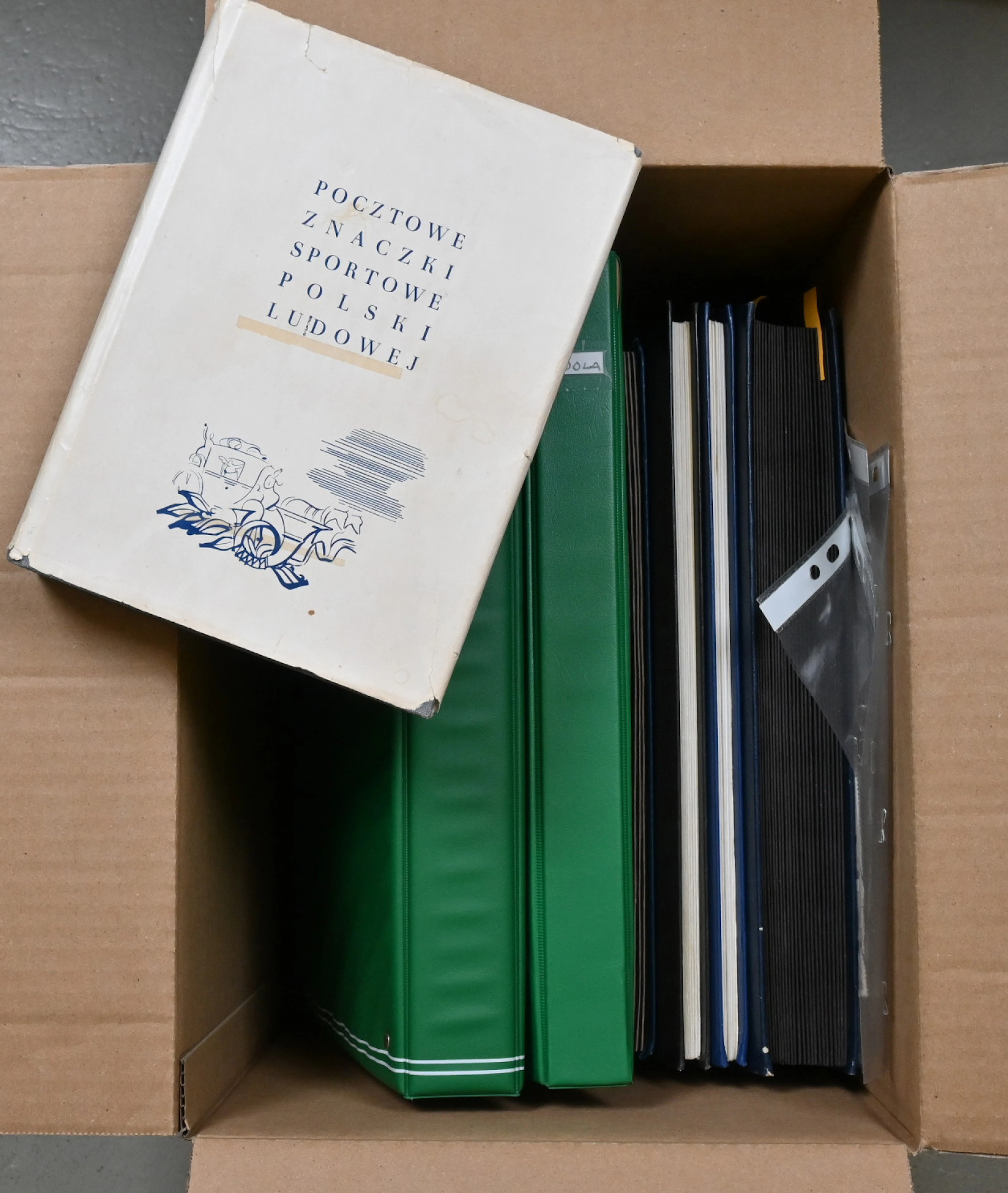 Abundant old stock in six albums / stockbooks as well as in bags.