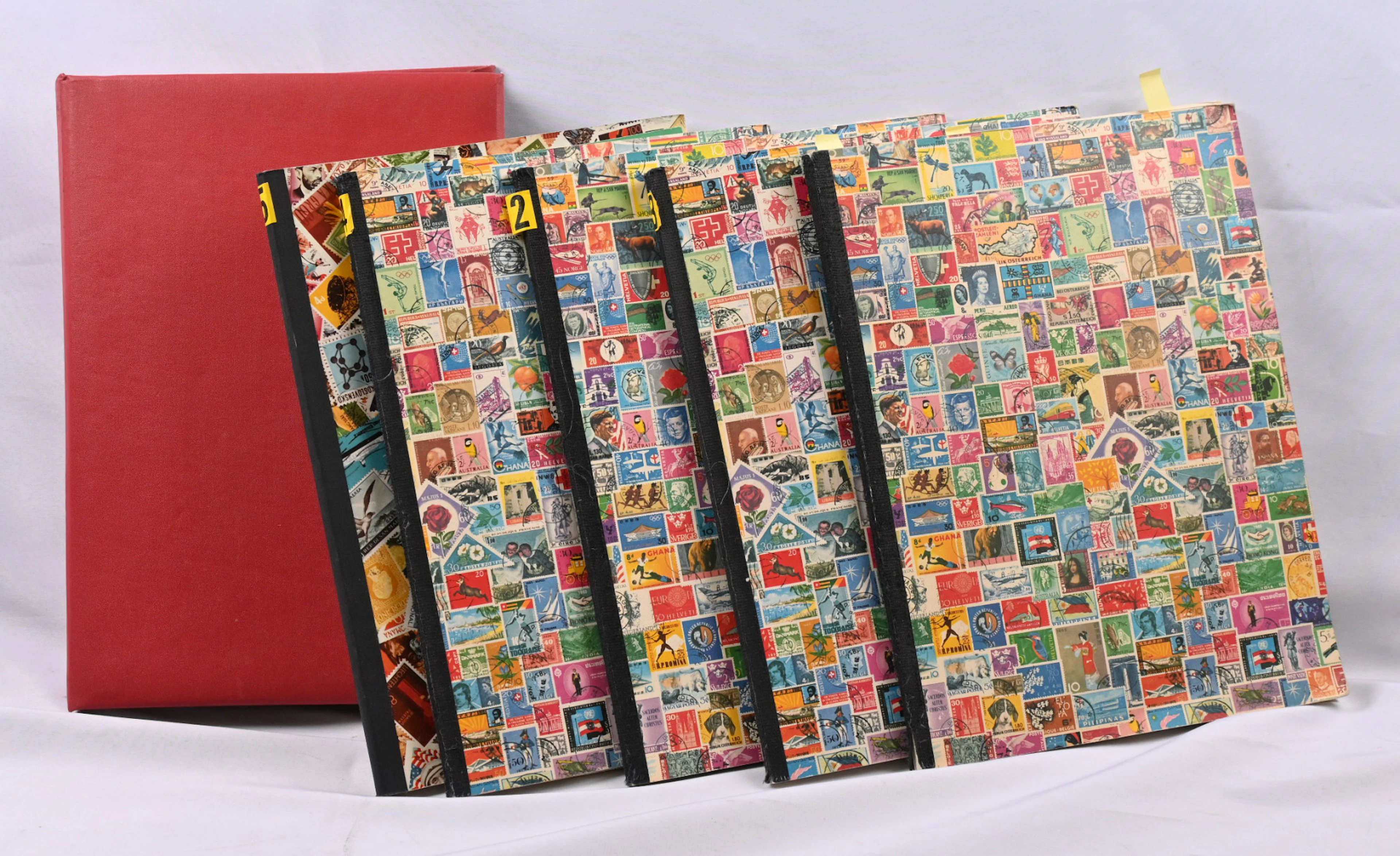 AV1 - AV13 old slot machine booklet lot in six albums, eg. AV1 16