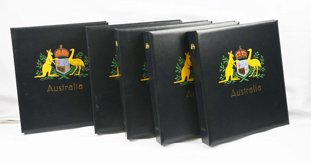 Starting from 1913 basic collection in five fine albums with mounts