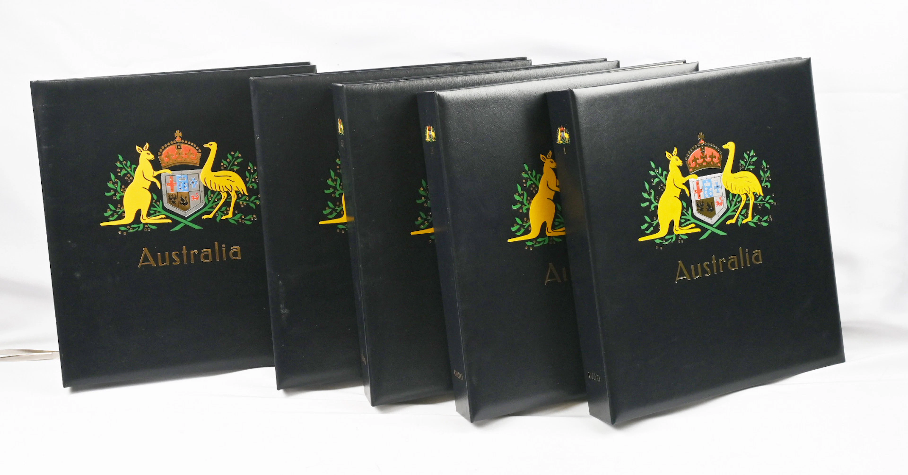 Starting from 1913 basic collection in five fine albums with mounts