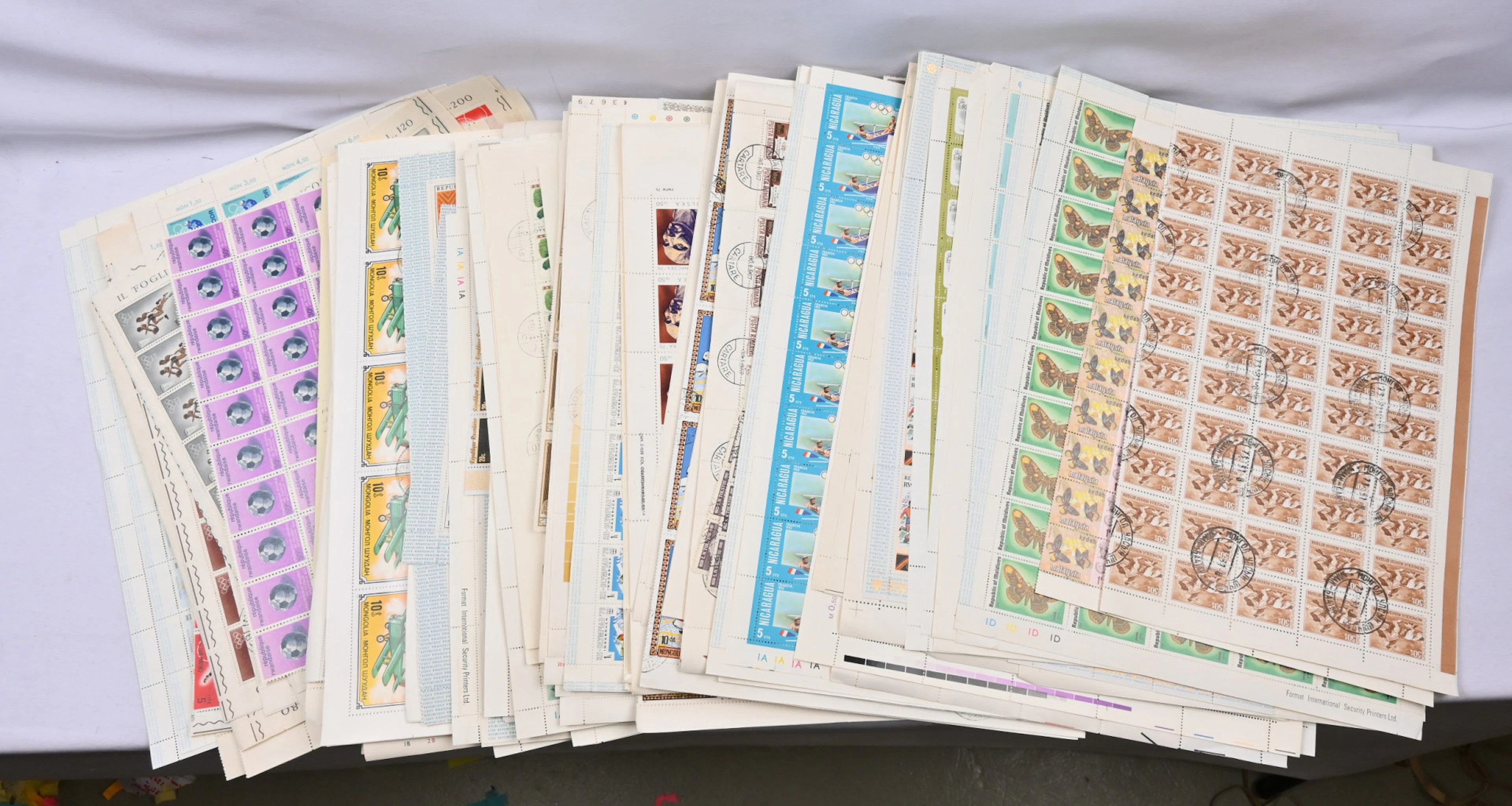 Various themes, a large selection of complete sheets from different