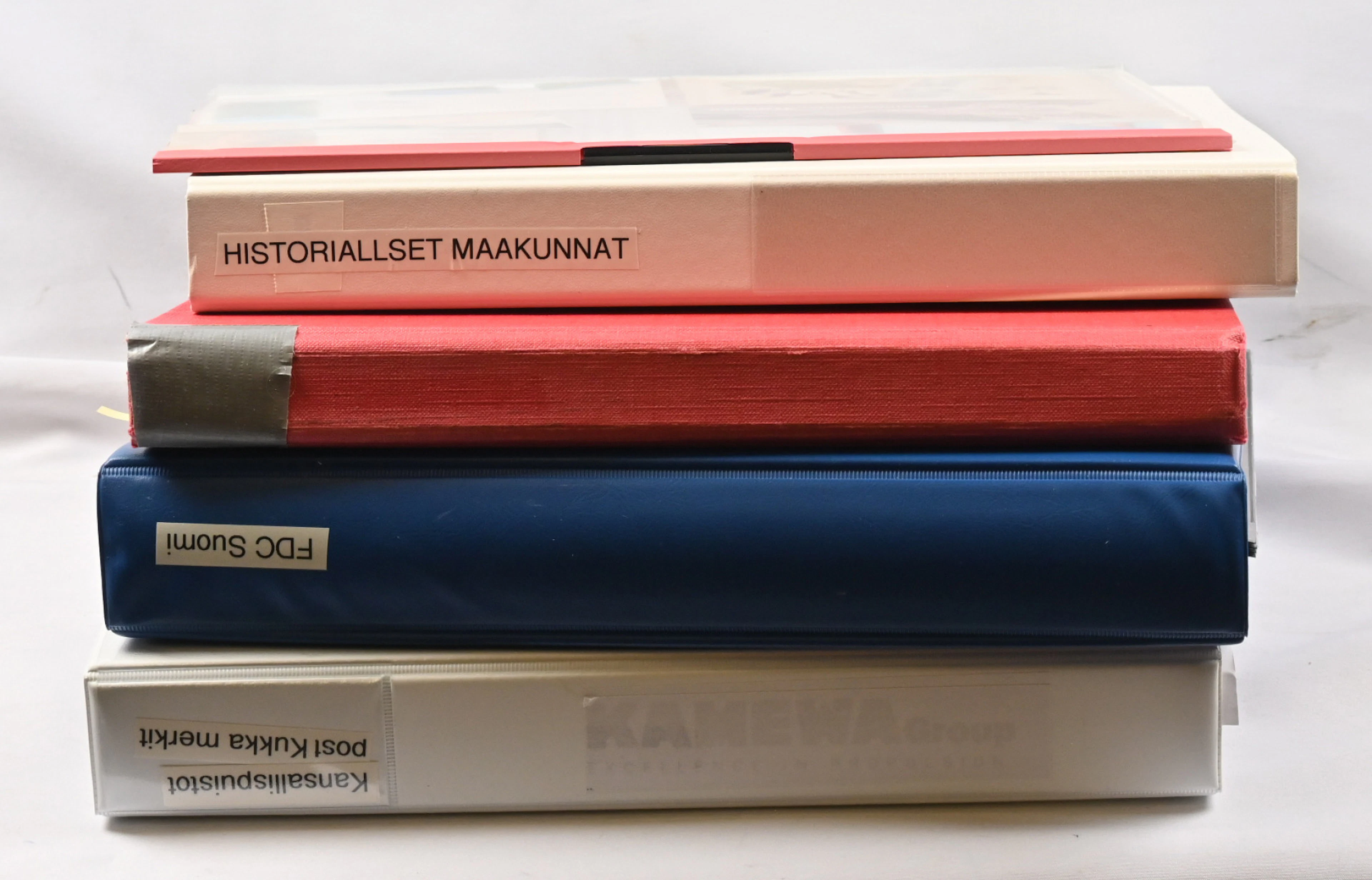In four different binders mixed selection including eg. 5€ provincial