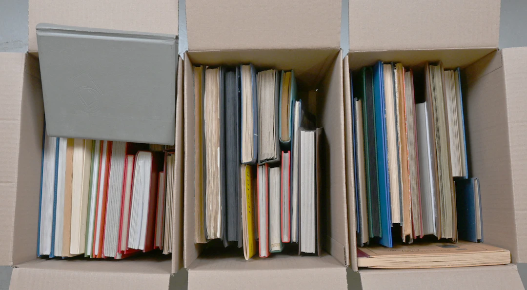 Worldwide large stamp lot in binders, stockbooks, worldwide albums