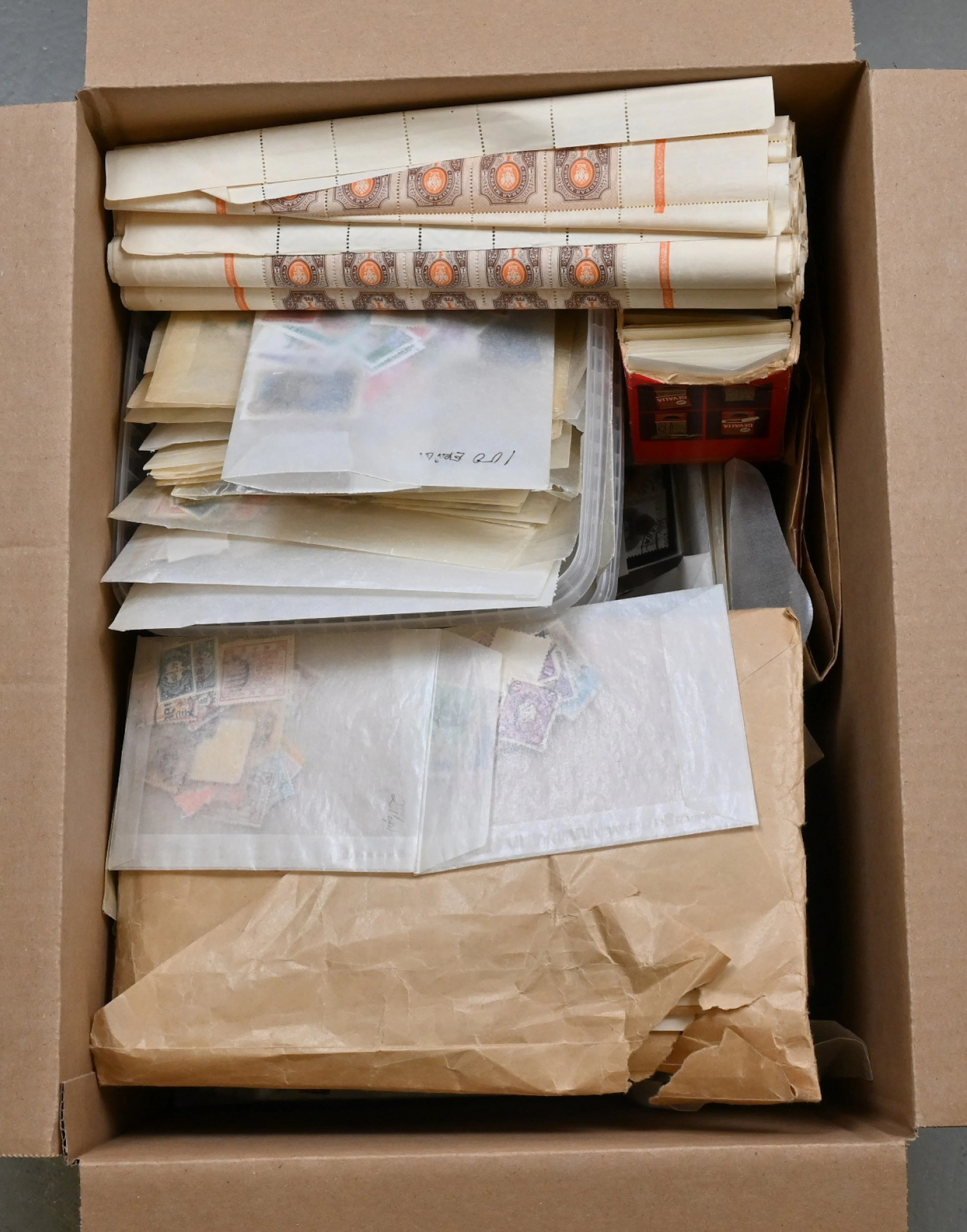 Foreign countries loose bulk stamps in small boxes and glassines