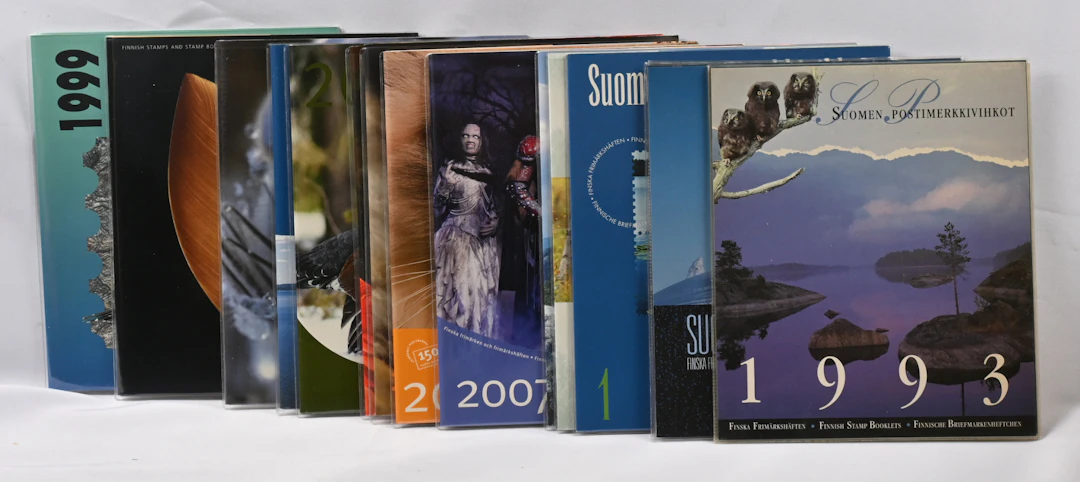 1993 - 1998 booklet year sets six different and 1999 - 2007 year sets