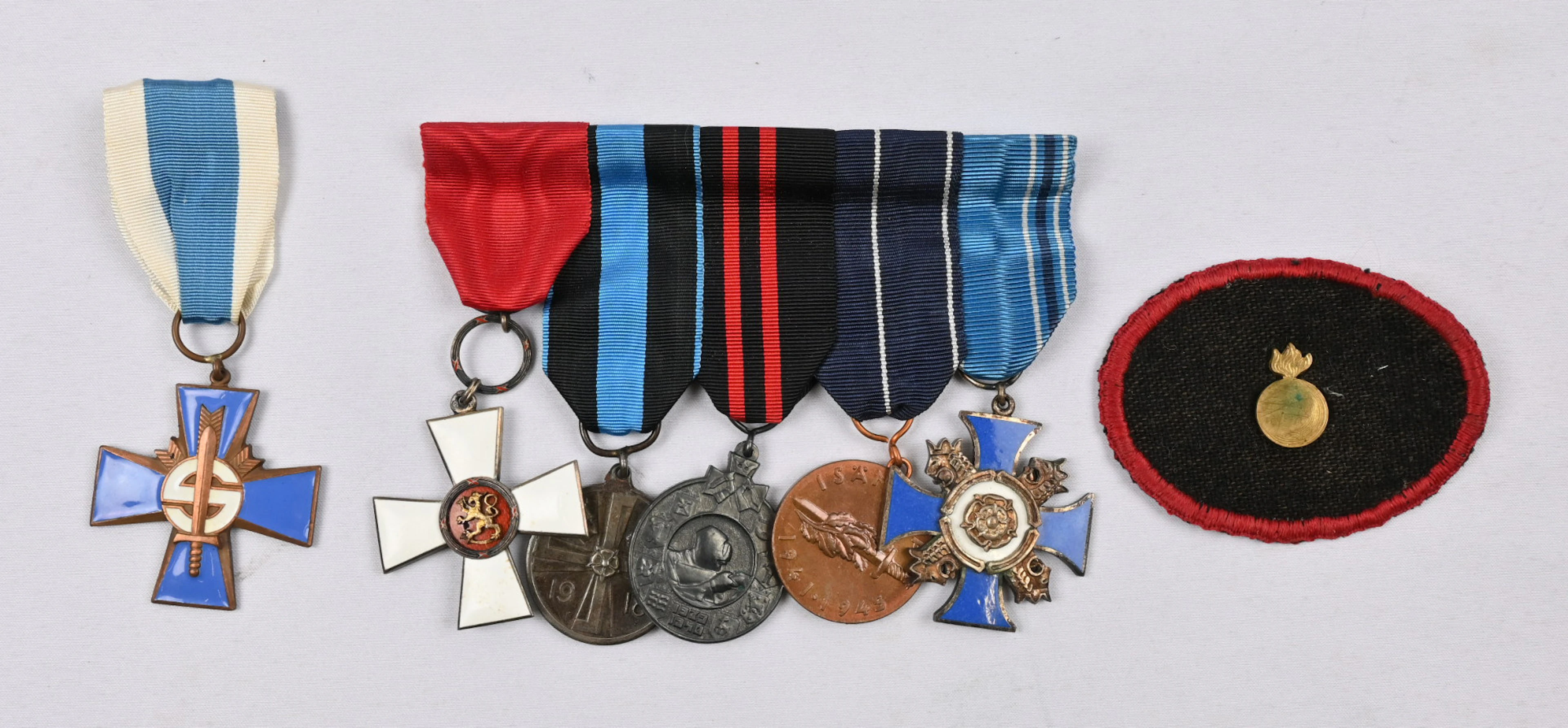 Merit badge bar with five badges eg. Police Cross of Merit with number
