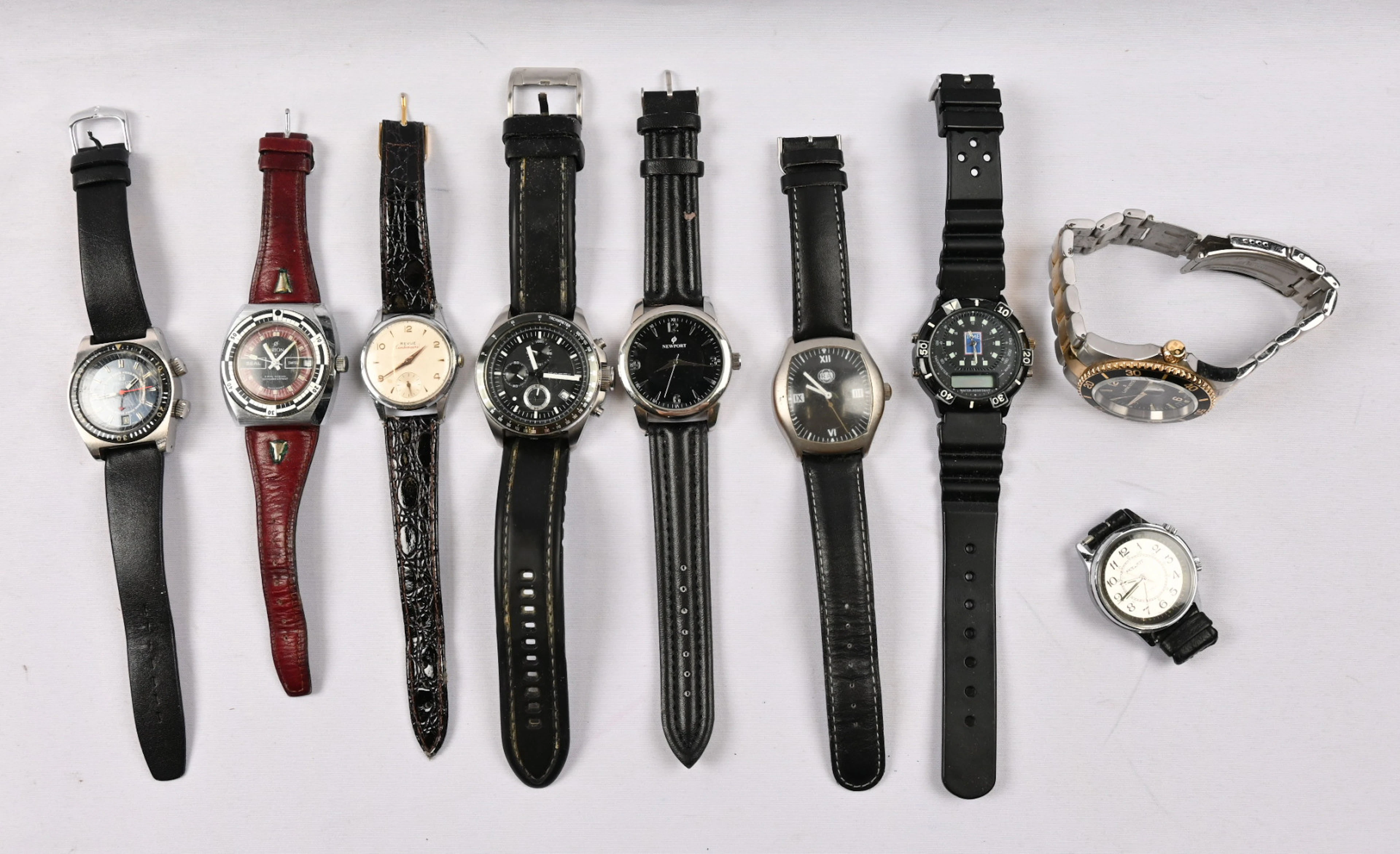 Selection of old men's wristwatches nine pieces. including eg. Tissot