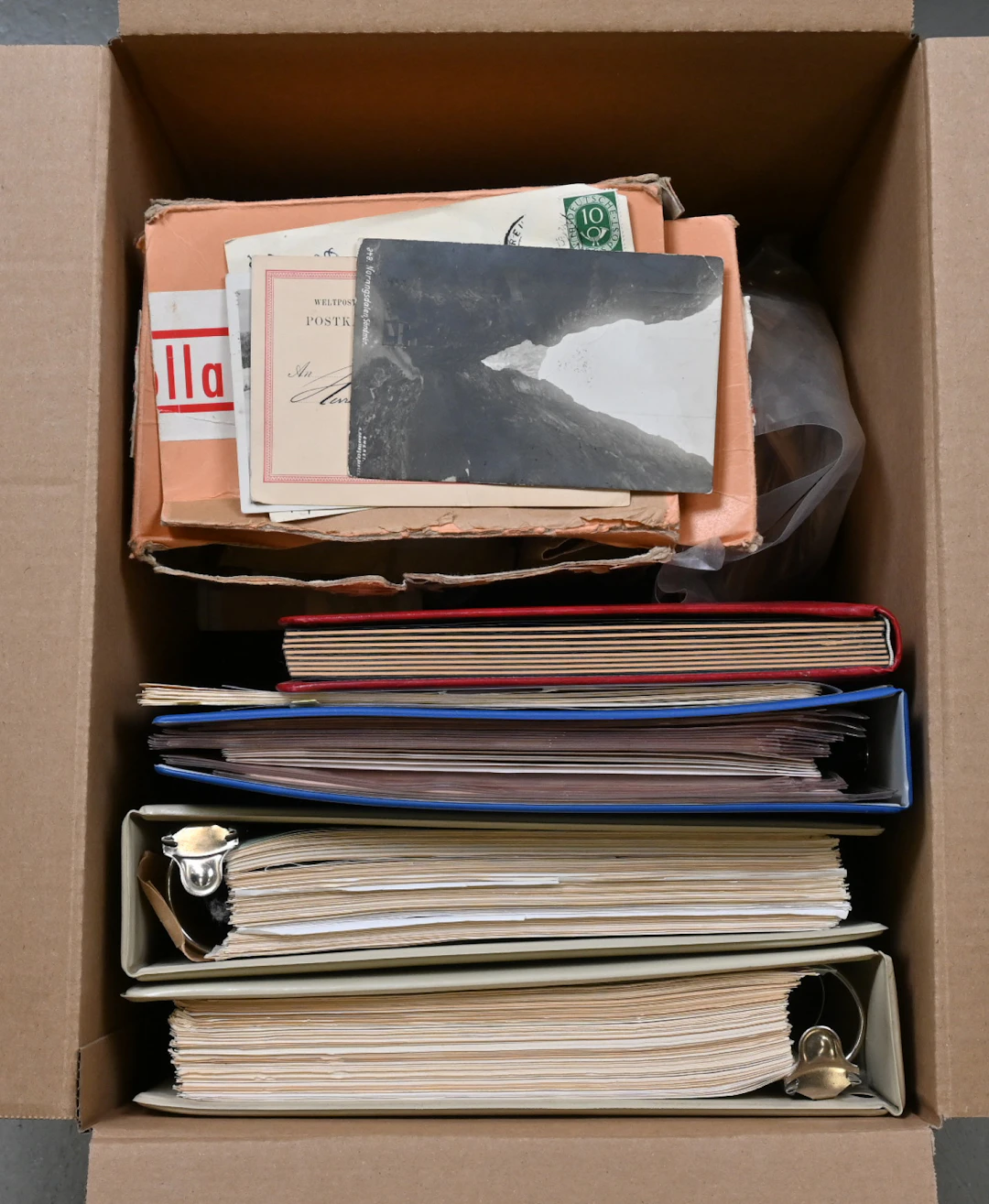 Mixed material in ca. 10 KG box. Including eg. United Nations Philatelic