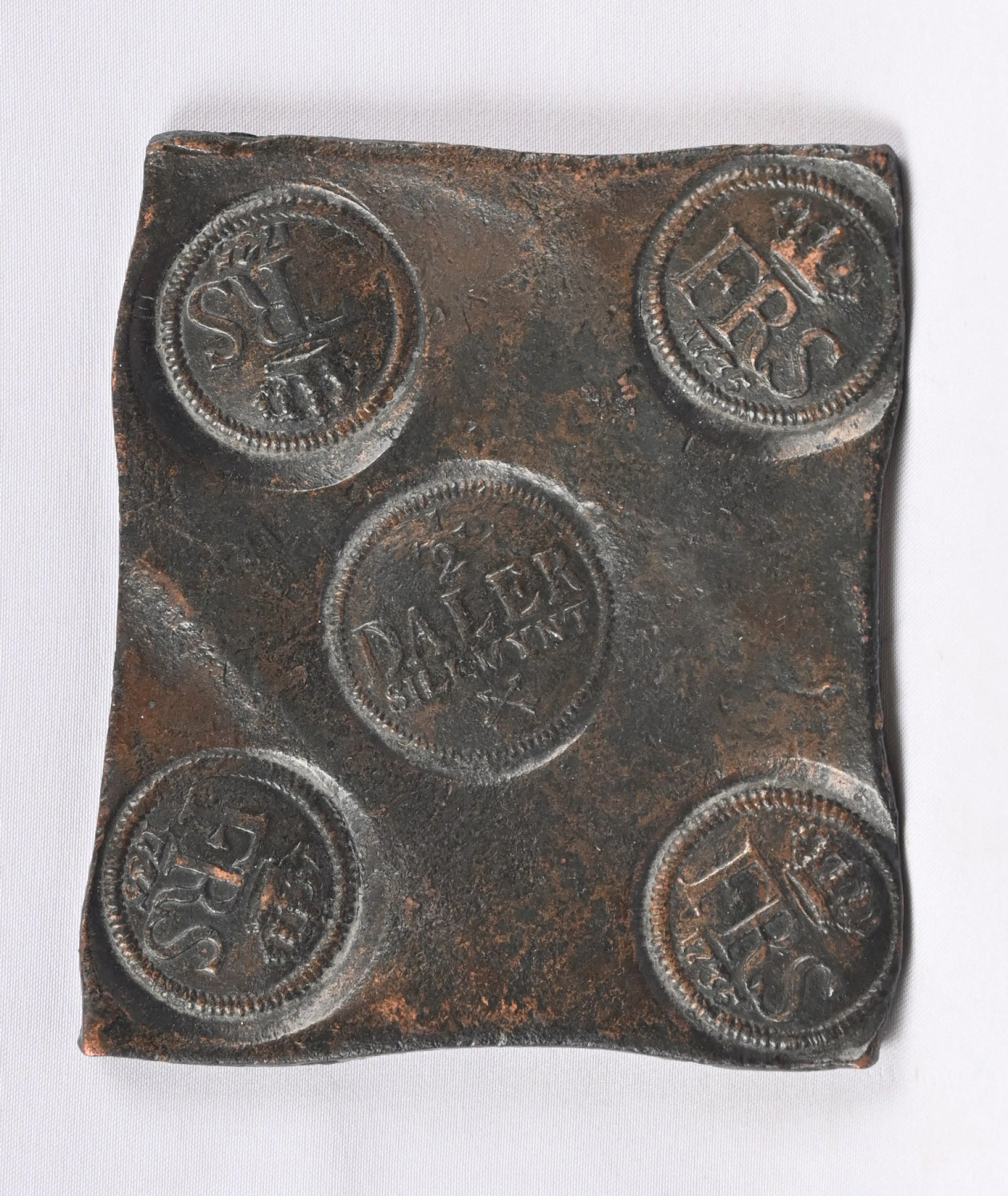 Sweden 1735 ½ Daler plate money, size approximately 10 x 8.5 cm, weight
