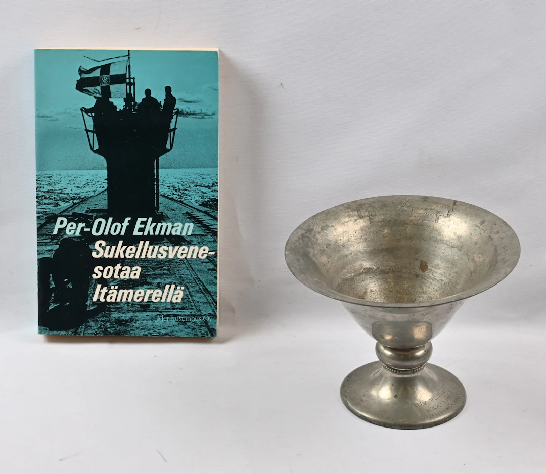 Commemorative goblet from 1933 presented by the crew to the commander