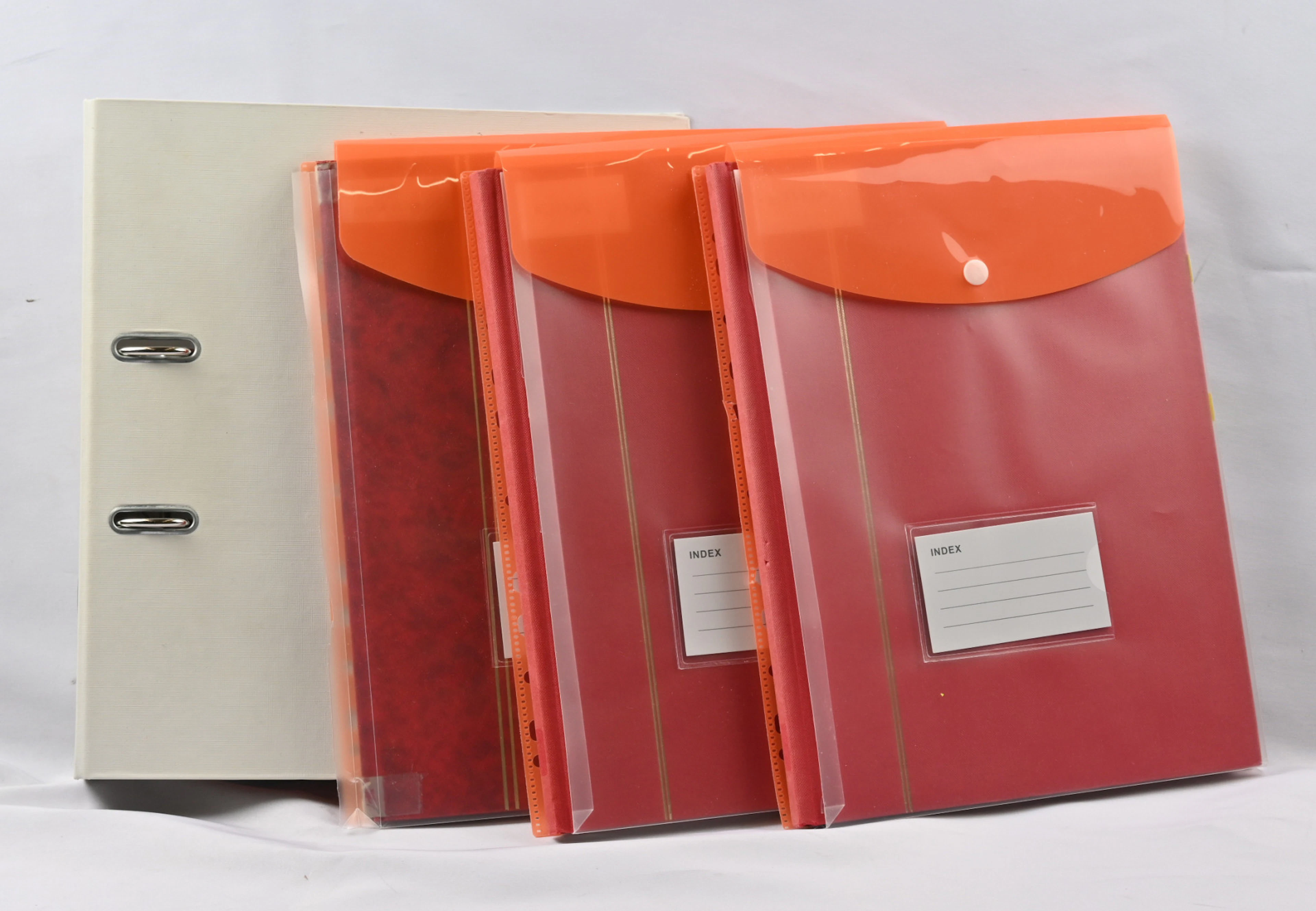 Versatile **/*/o selection of China in three stockbooks and on stockpages.