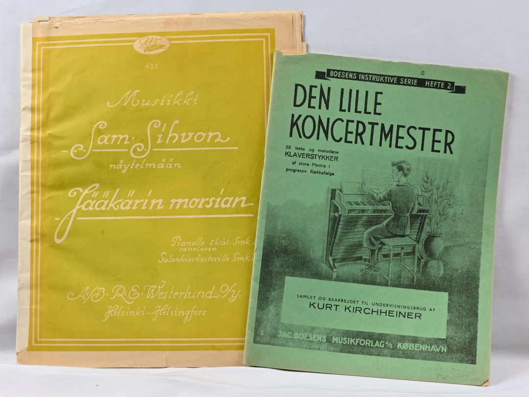 Music notebooks over 20 pieces. Old piano sheets, based on markings
