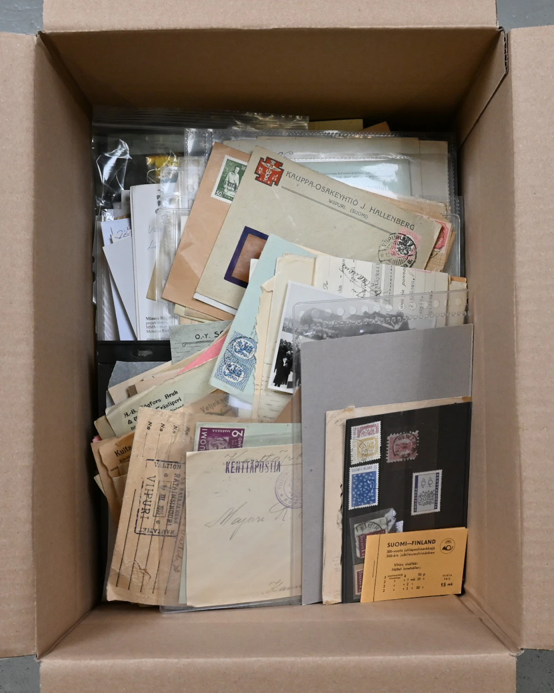 Mystery box of nearly 8 KG, mainly Finland.