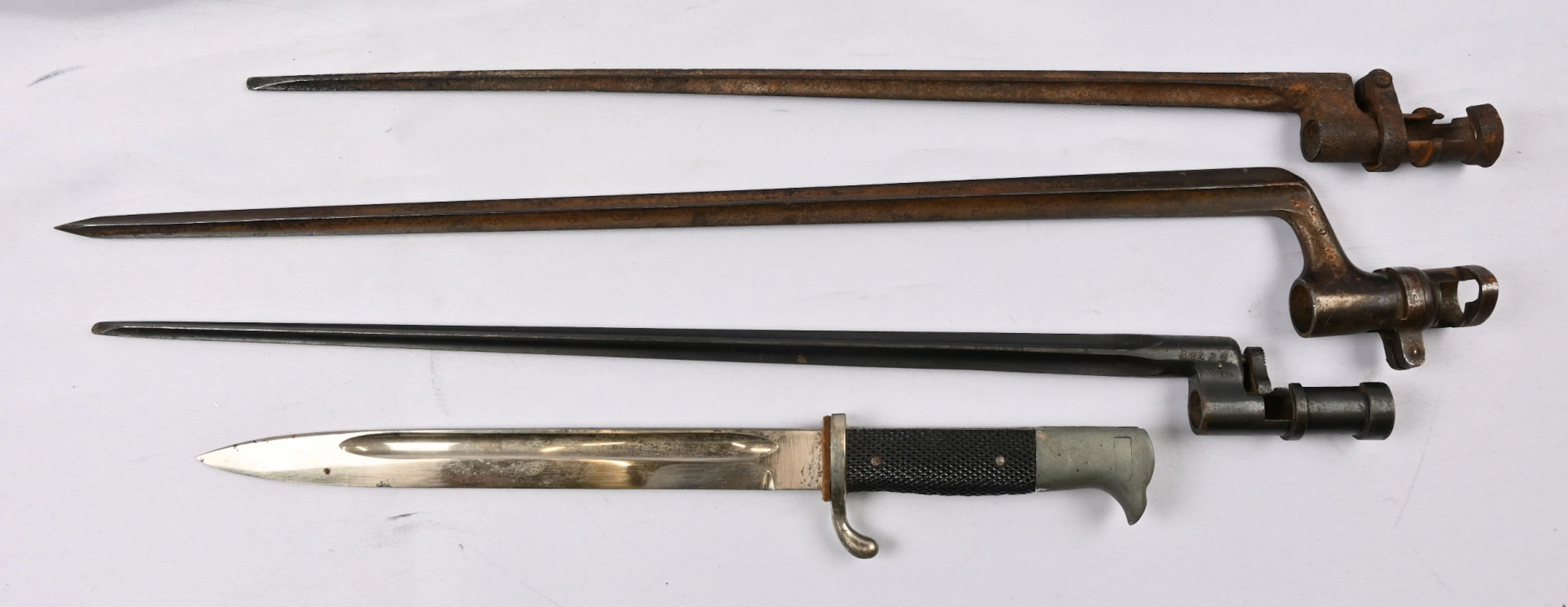 Bayonets four pieces.