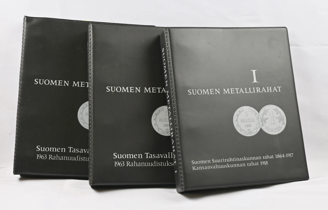 Collection in three albums starting from 1865 eg. silver coins and