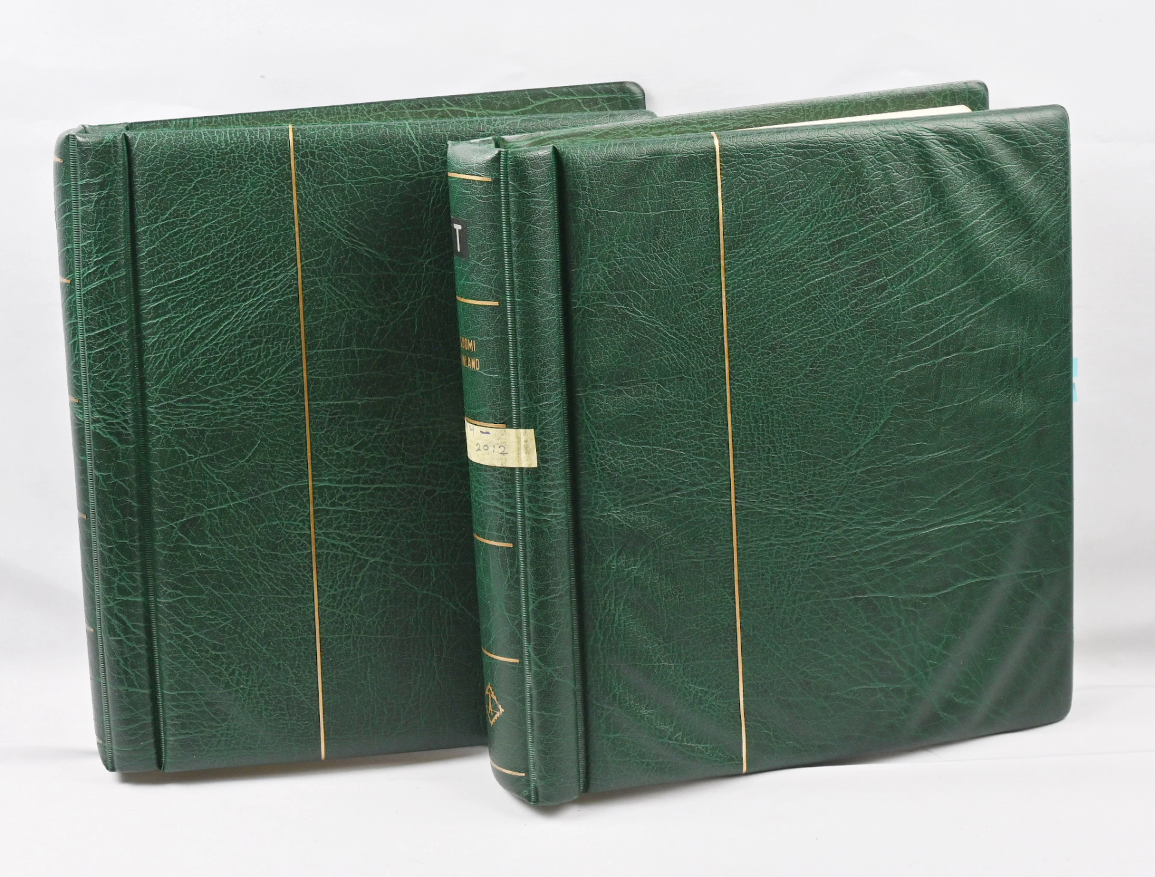 1860 - 2012 fine MNH ** collection in two albums. In the old part