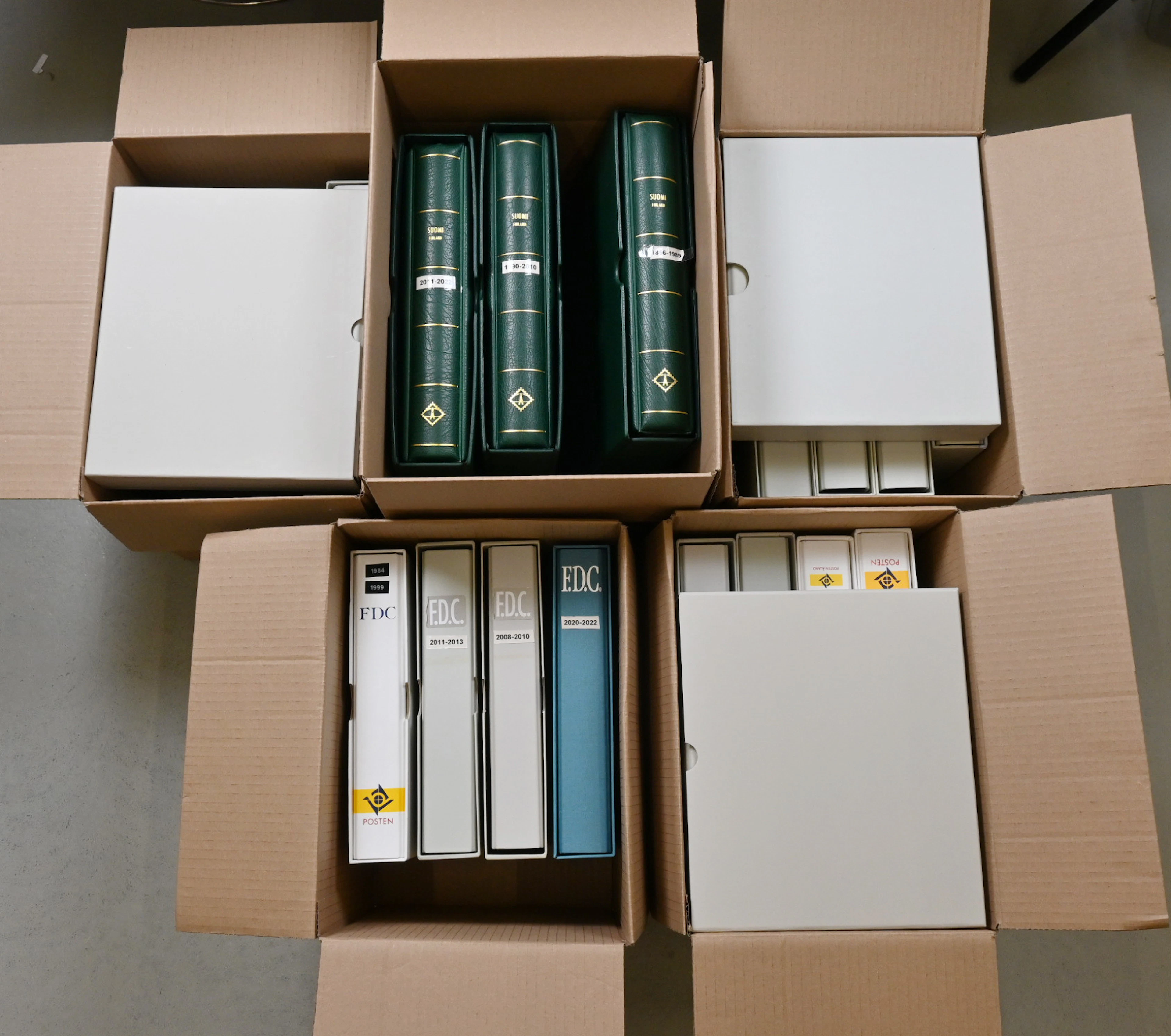 1866 - 2022 LARGE COLLECTION in three albums with mounts including