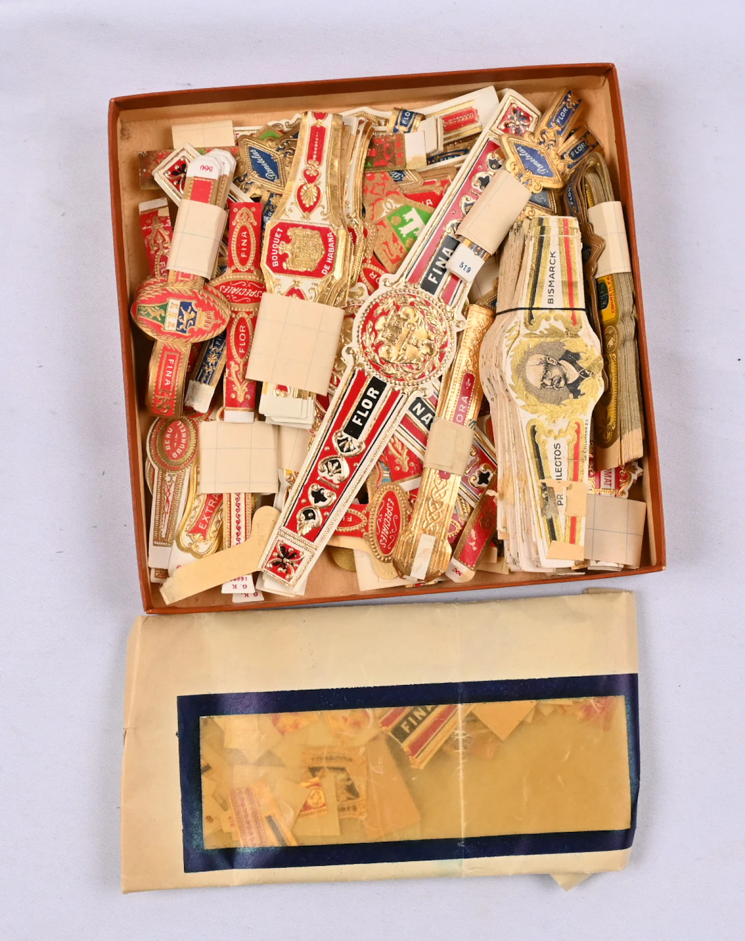 Cigar bands fine selection of old ones in a box. Estimated several