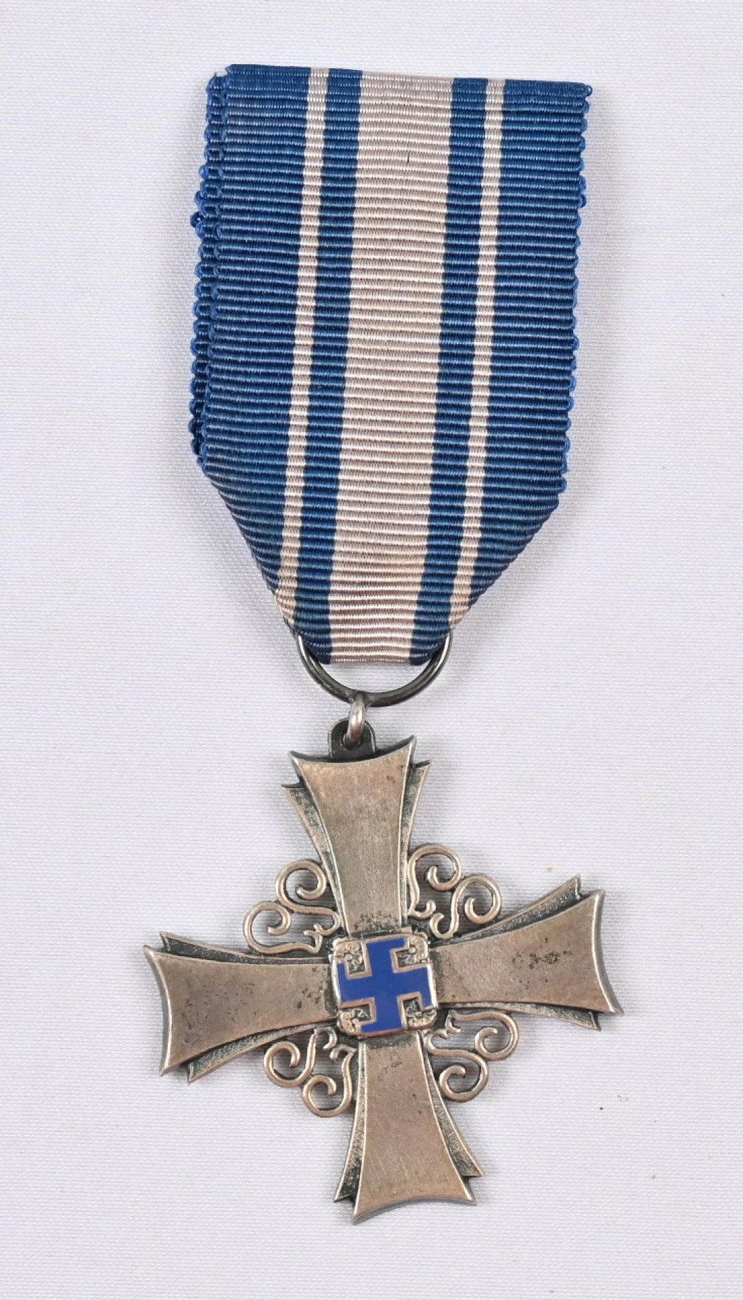 Lotta Svärd silver cross of merit. Silver hallmarks L8