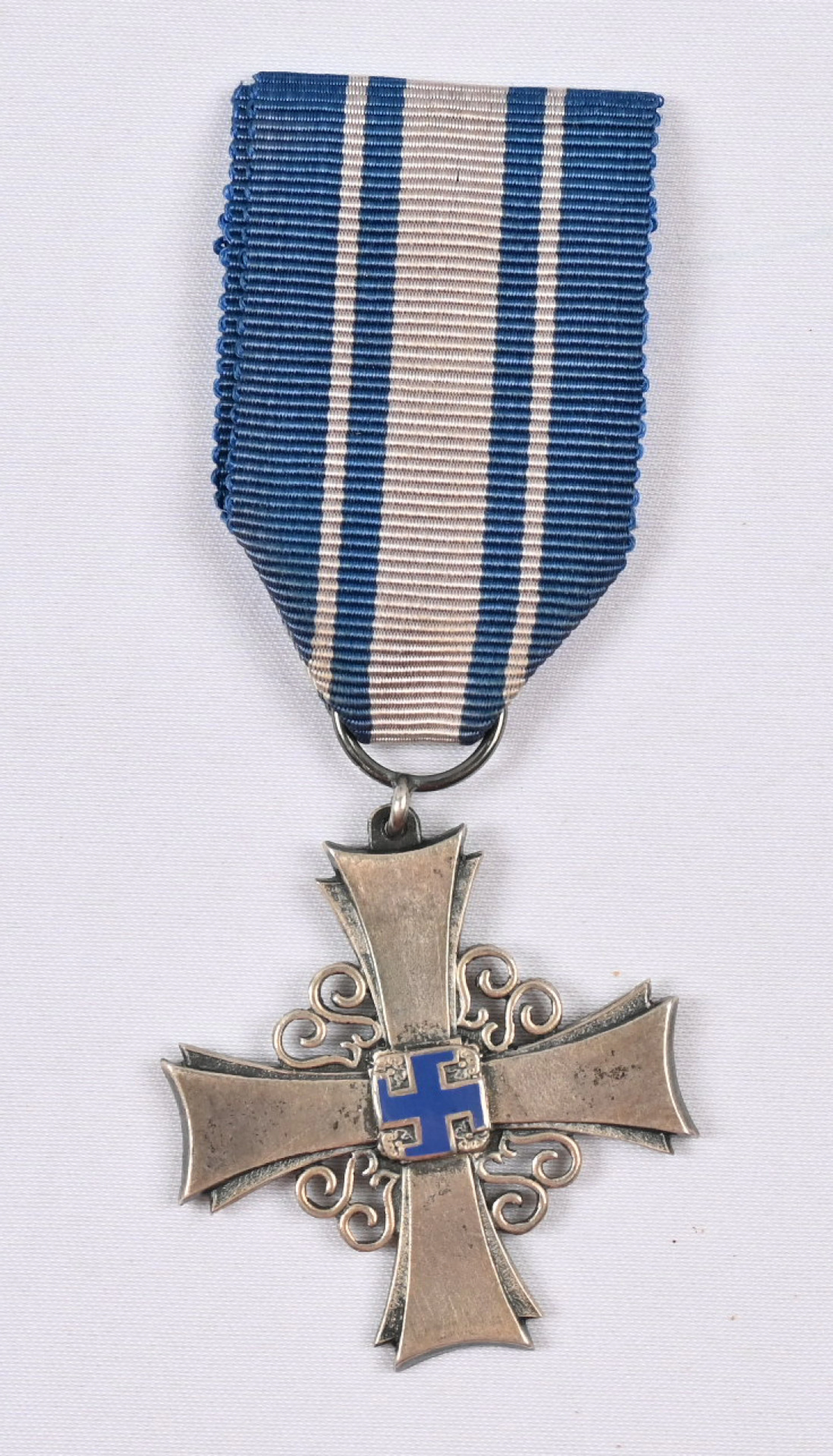 Lotta Svärd silver cross of merit. Silver hallmarks L8