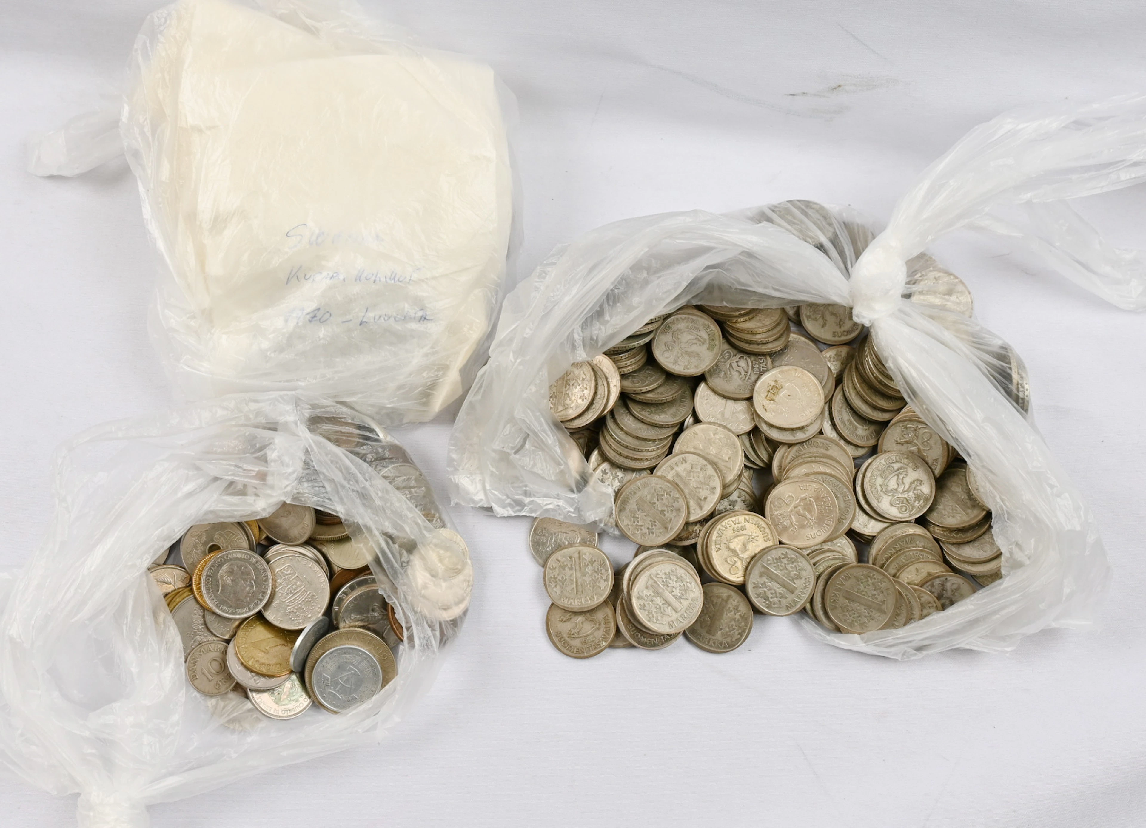 Selection of coins from Finland and abroad, including eg. over 200