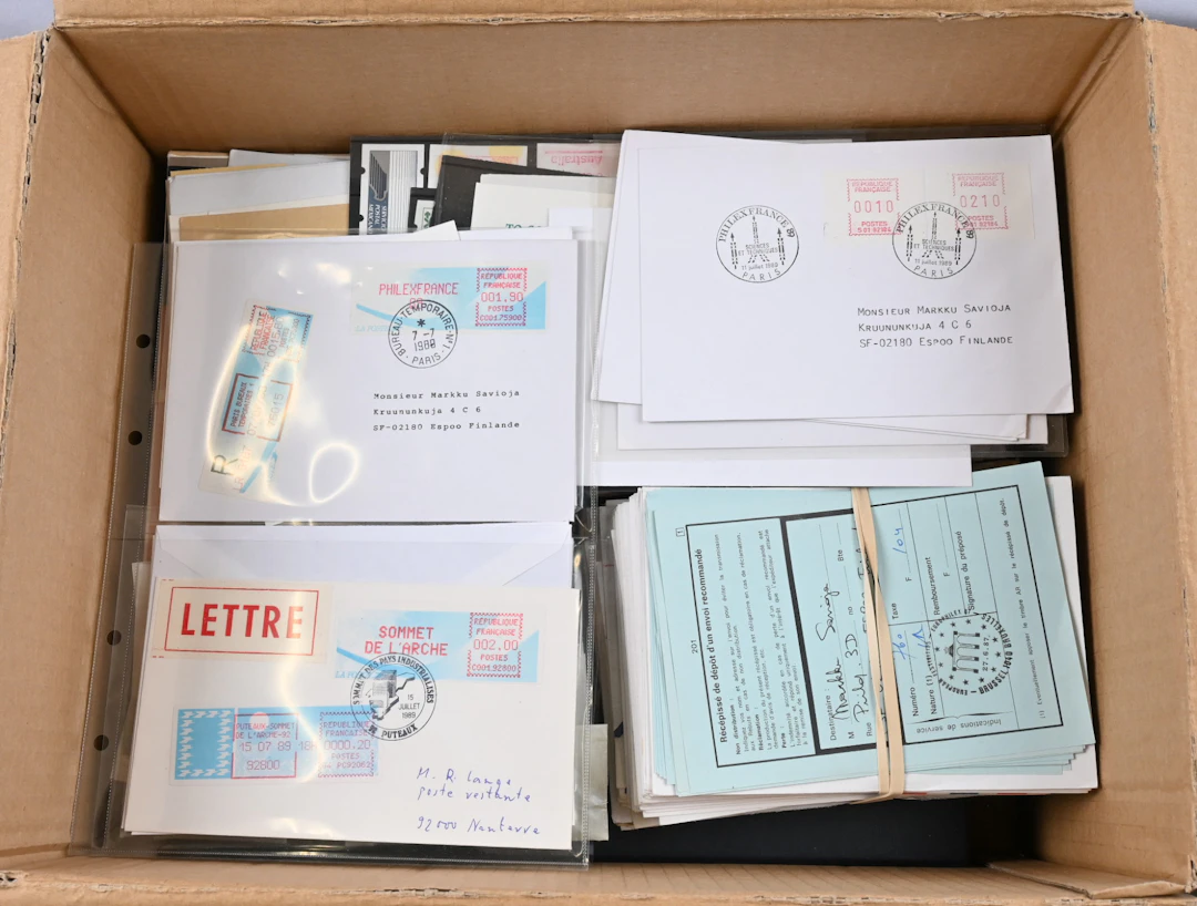 Stock lot of slot machine stamps in a box of 3½ KG. Finnish MNH **