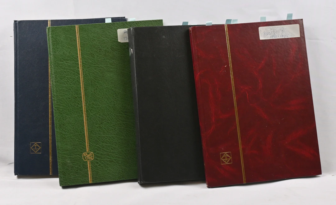 1872 - 1990 used stock material in four stockbooks. Plenty of coil