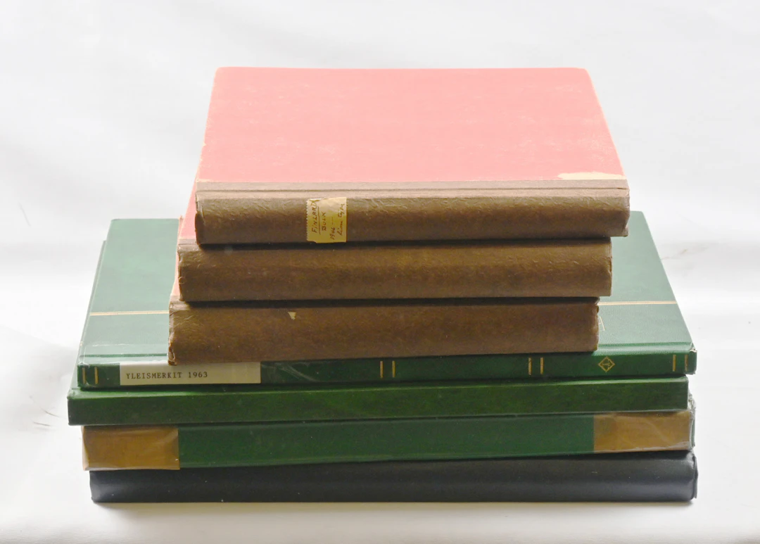 1889 onwards stock material in seven albums including fine postmarks etc.