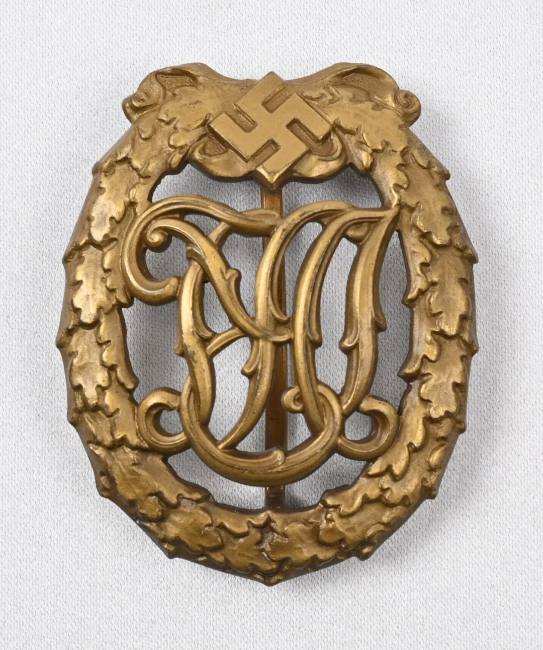 German DRL sports badge (Deutsches Reichsabzeichen für Leibesübungen).