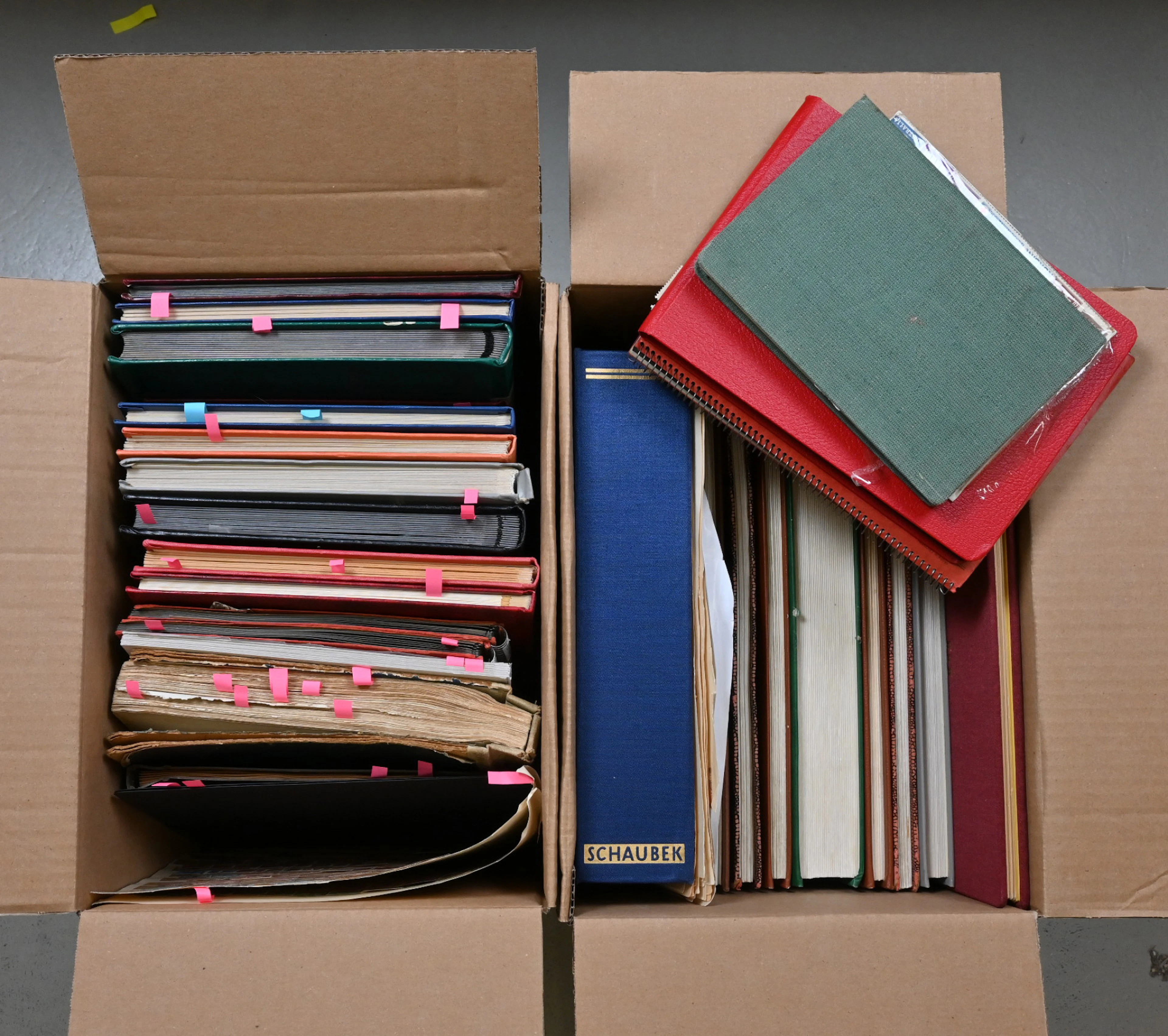 Large versatile selection worldwide in an album, stockbooks etc. Two