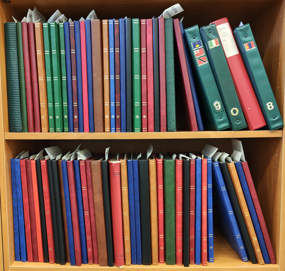 Worldwide, large collection in over 65 stockbooks/albums. Old and