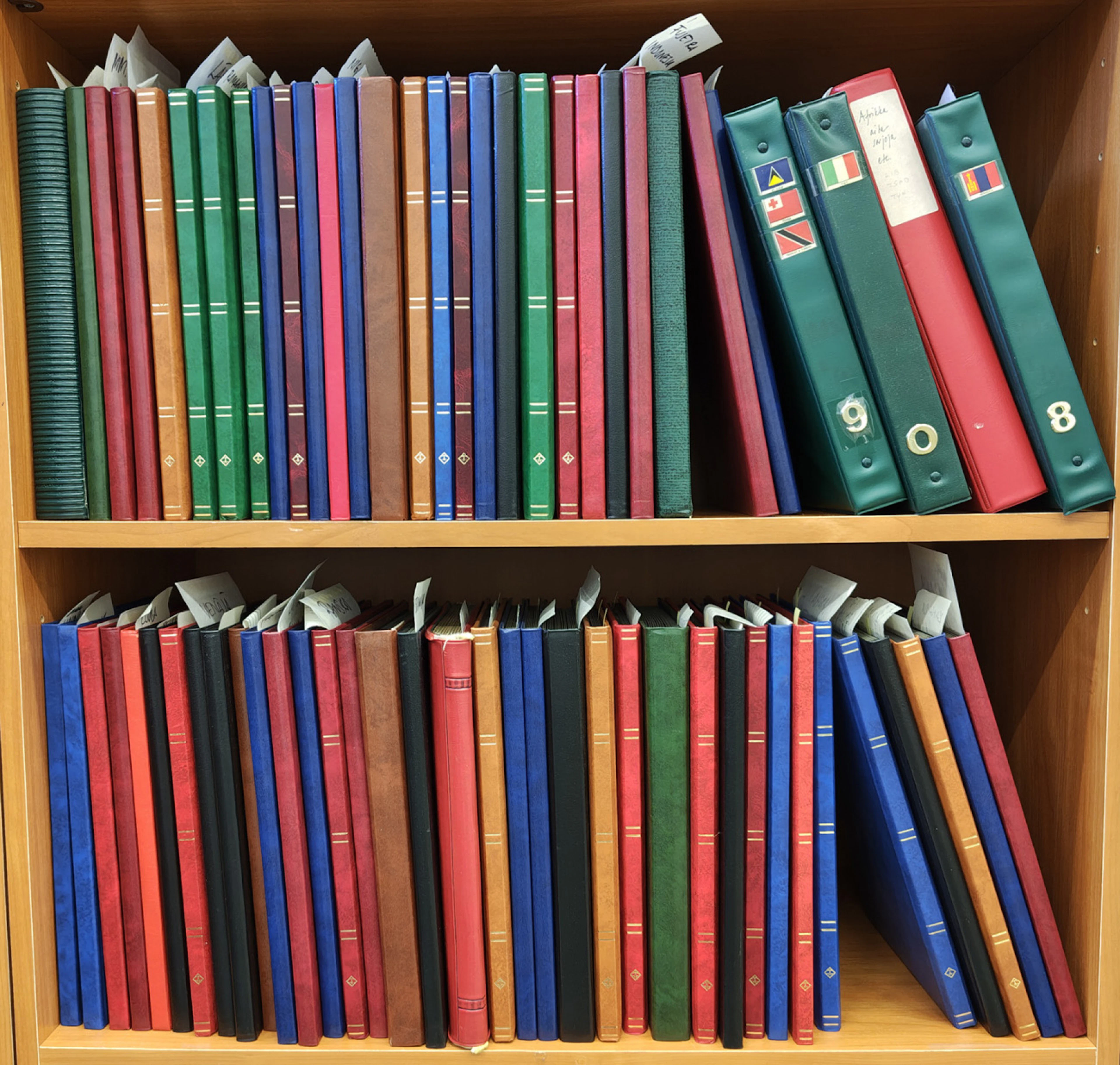 Worldwide, large collection in over 65 stockbooks/albums. Old and