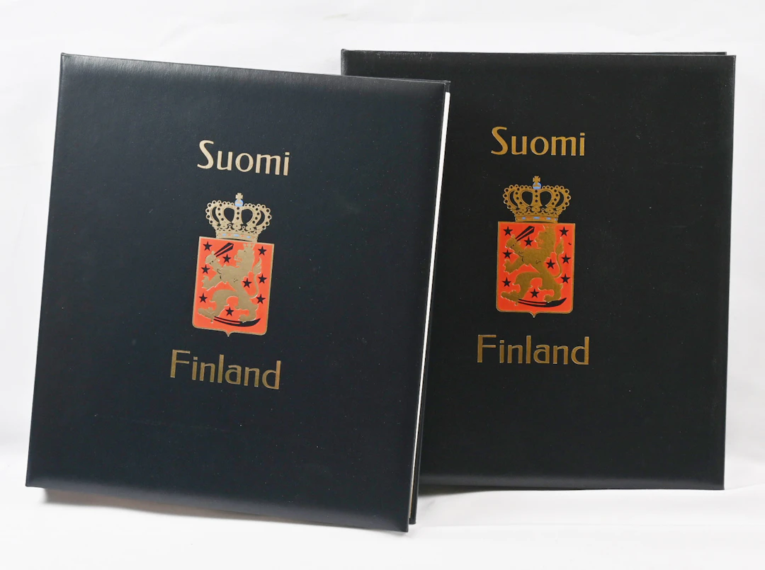 1990 - 2010 fine, almost complete MNH ** collection in two albums