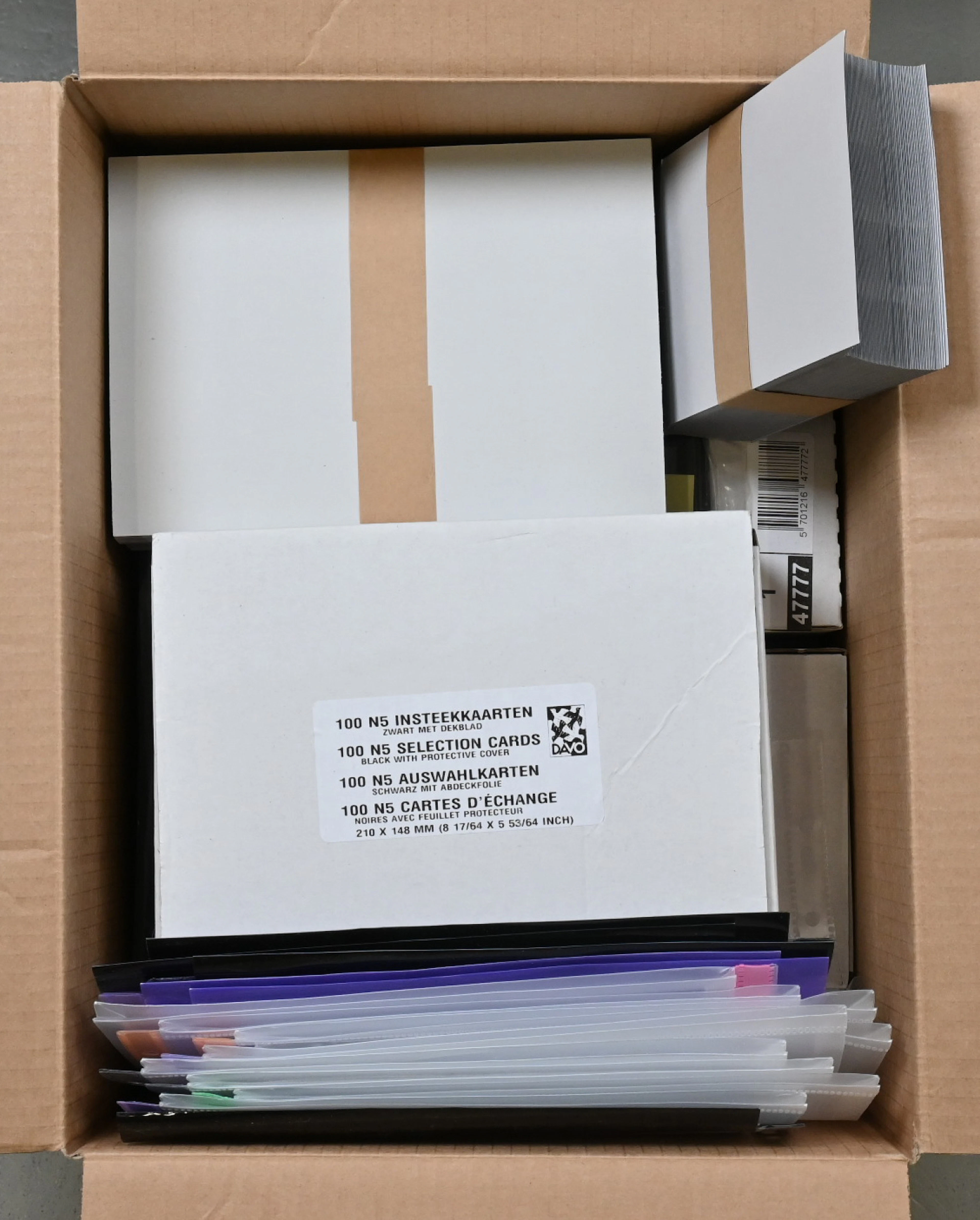 Stockcards, stockpages etc. stock-related accessories in a 14 KG box