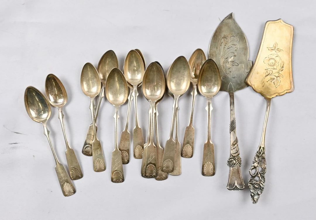 Award spoons selection, silver (813), 15 pieces + two cake servers.