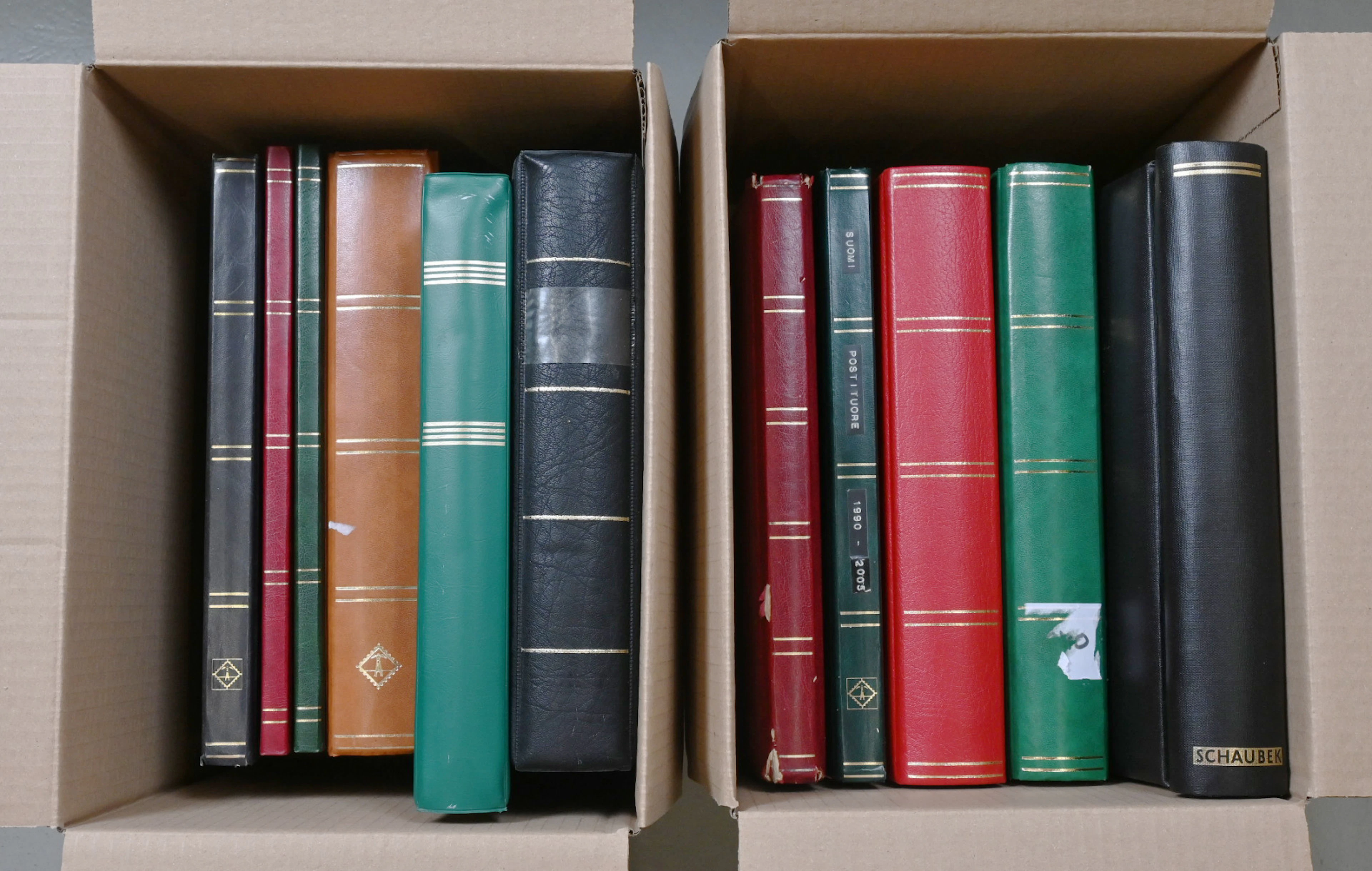 Mostly MNH ** / mint material in 11 albums with variable amounts of