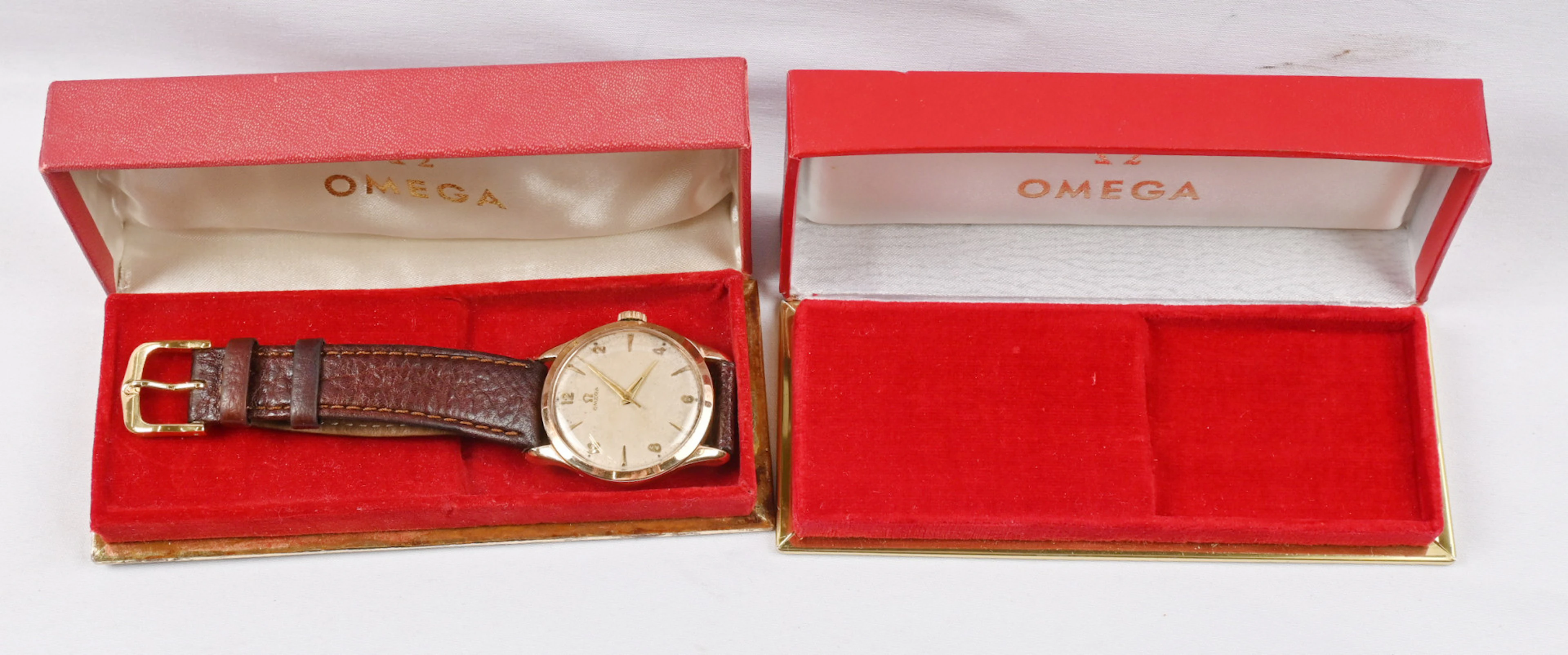 Men's gold-plated Omega vintage watch. Original box and an extra Omega box.