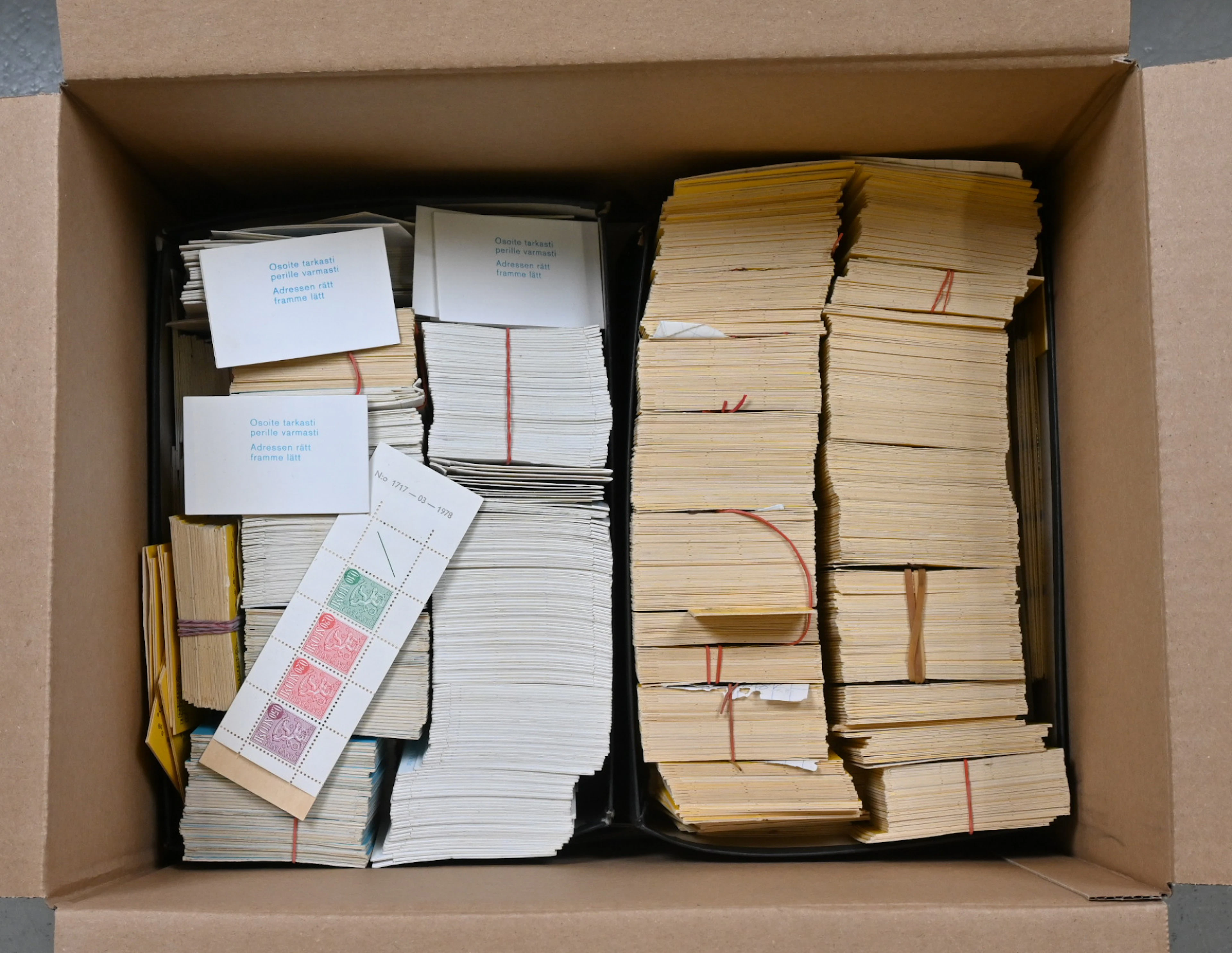 Old selection of slot machine bookets, ca. 8 KG to study - discoveries?