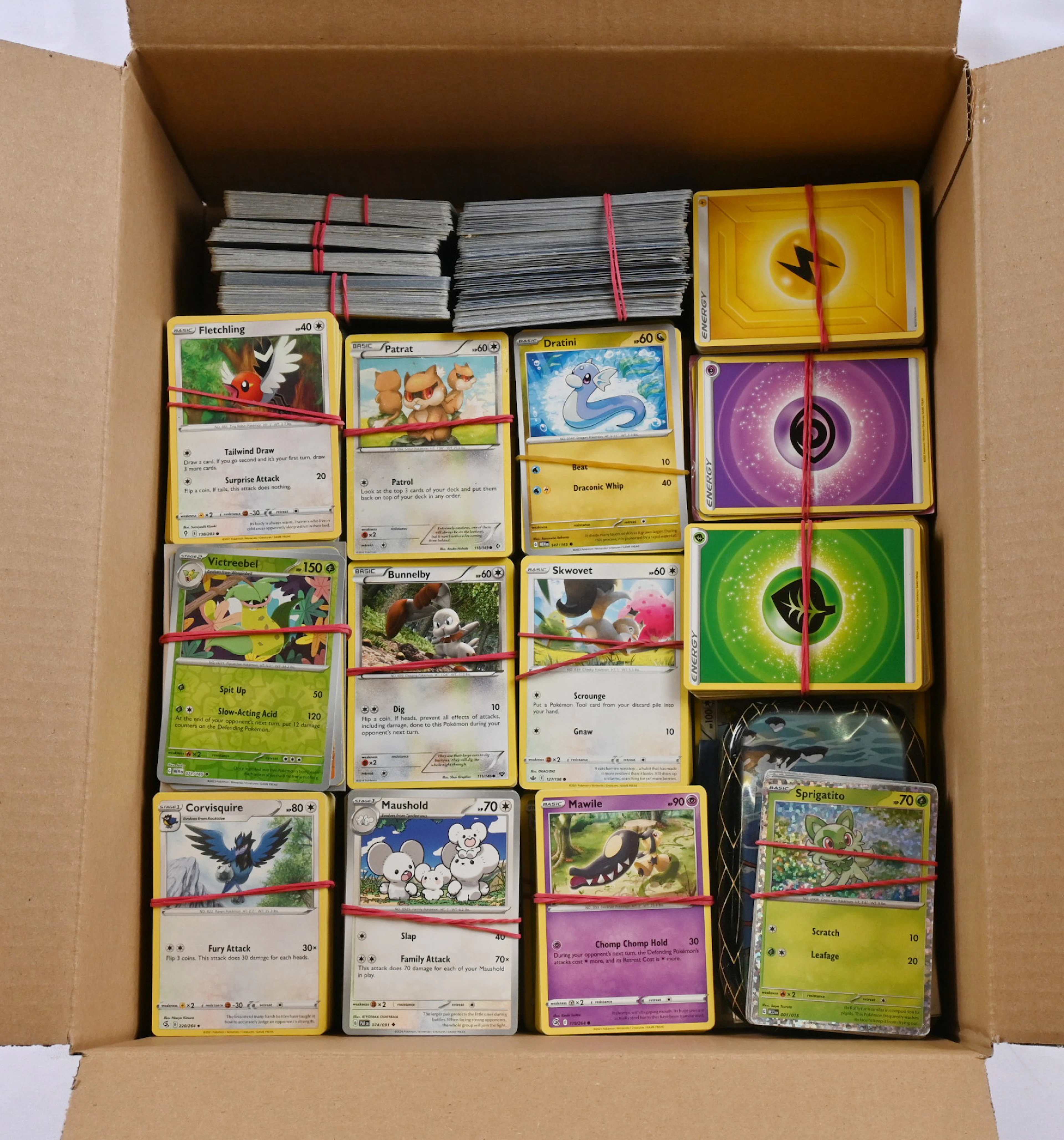 Pokémon cards old selection in a box, over 4 KG. Plenty to study…