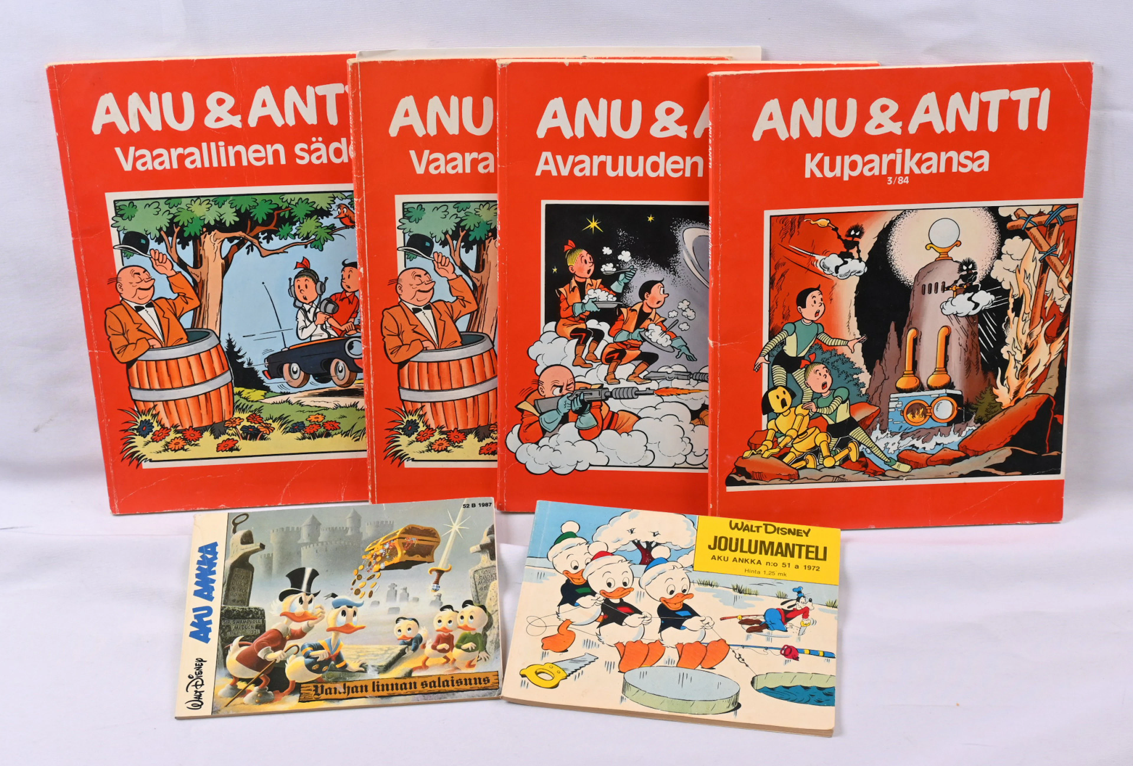 Comic books selection of over 30 pieces eg. Illustrated Classics